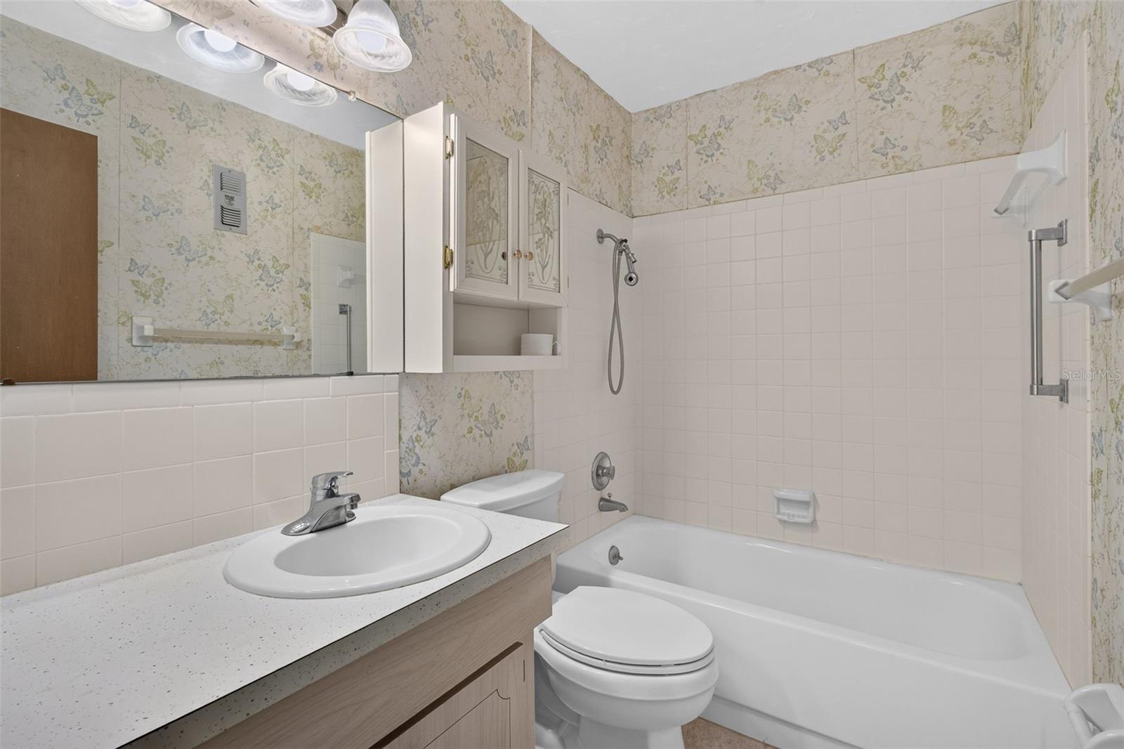 6025 Shore Blvd S #303 Property Photo 23