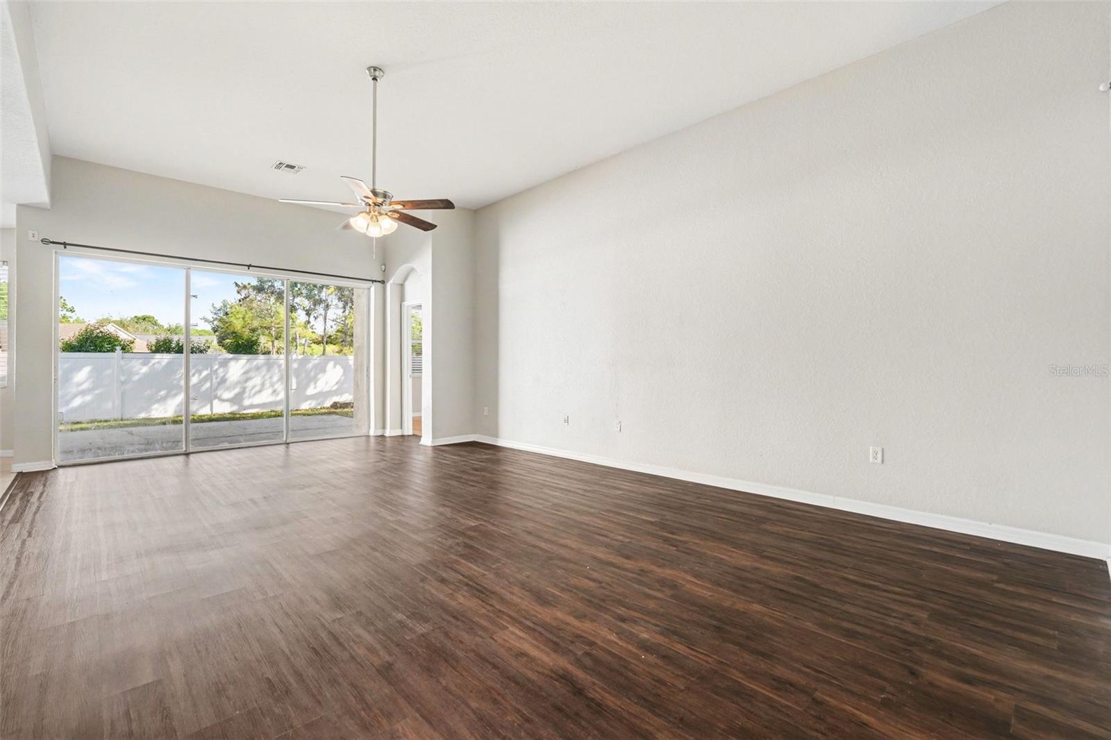 10902 Tree Cactus Loop Property Photo 6