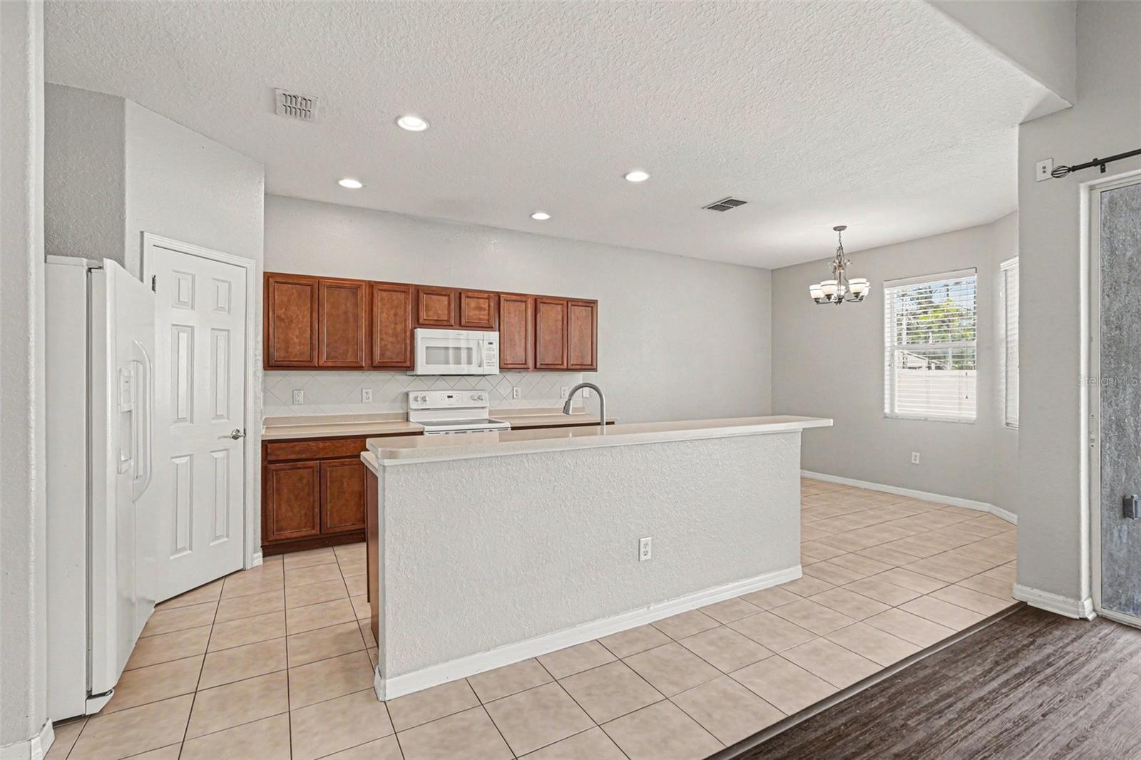 10902 Tree Cactus Loop Property Photo 9
