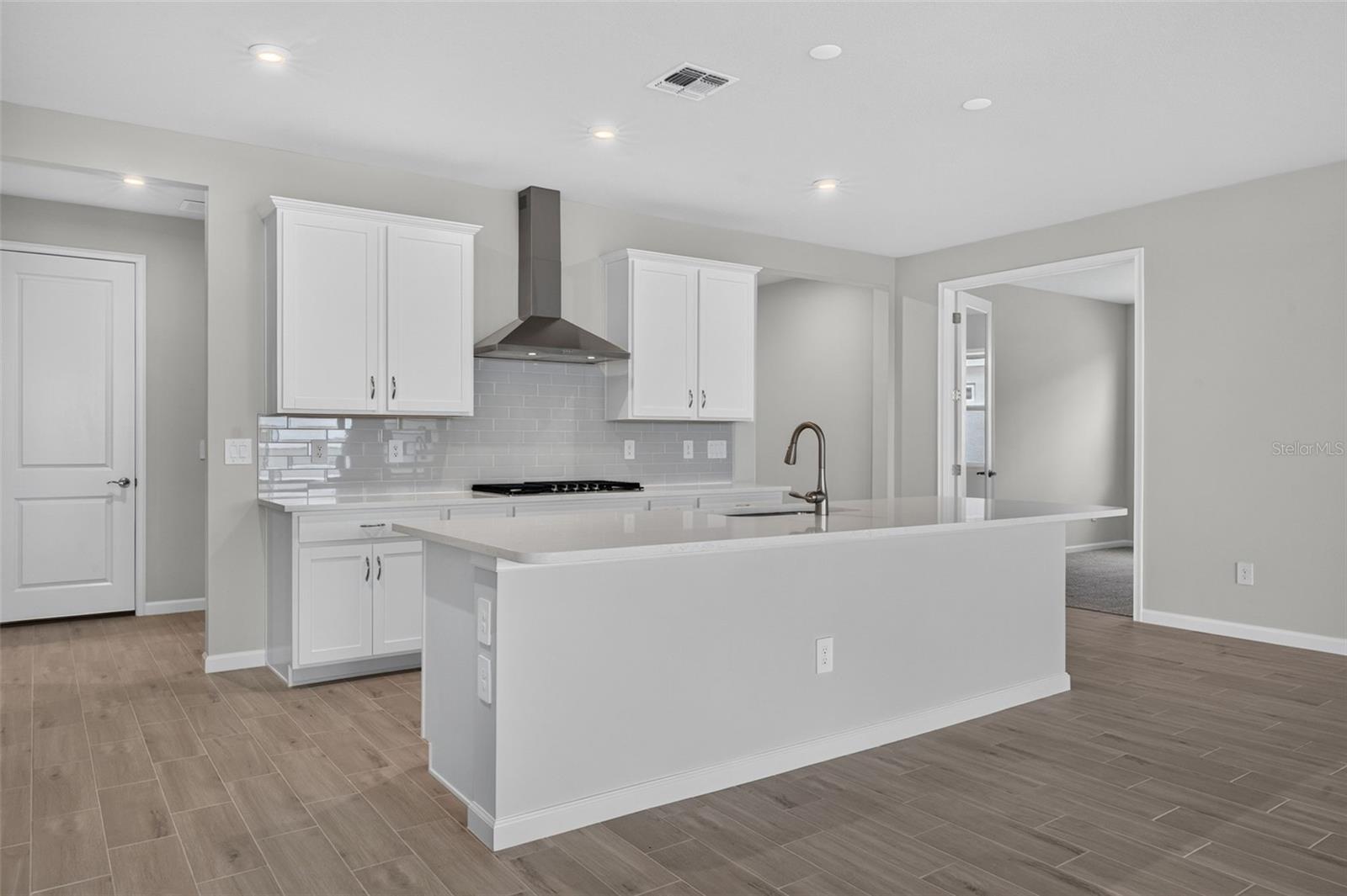 9553 Natural Oak Pt Property Photo 6