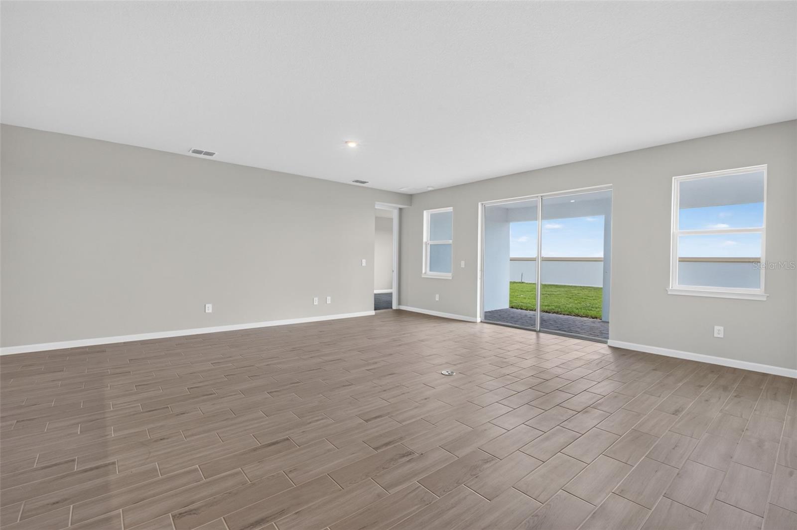 9553 Natural Oak Pt Property Photo 13