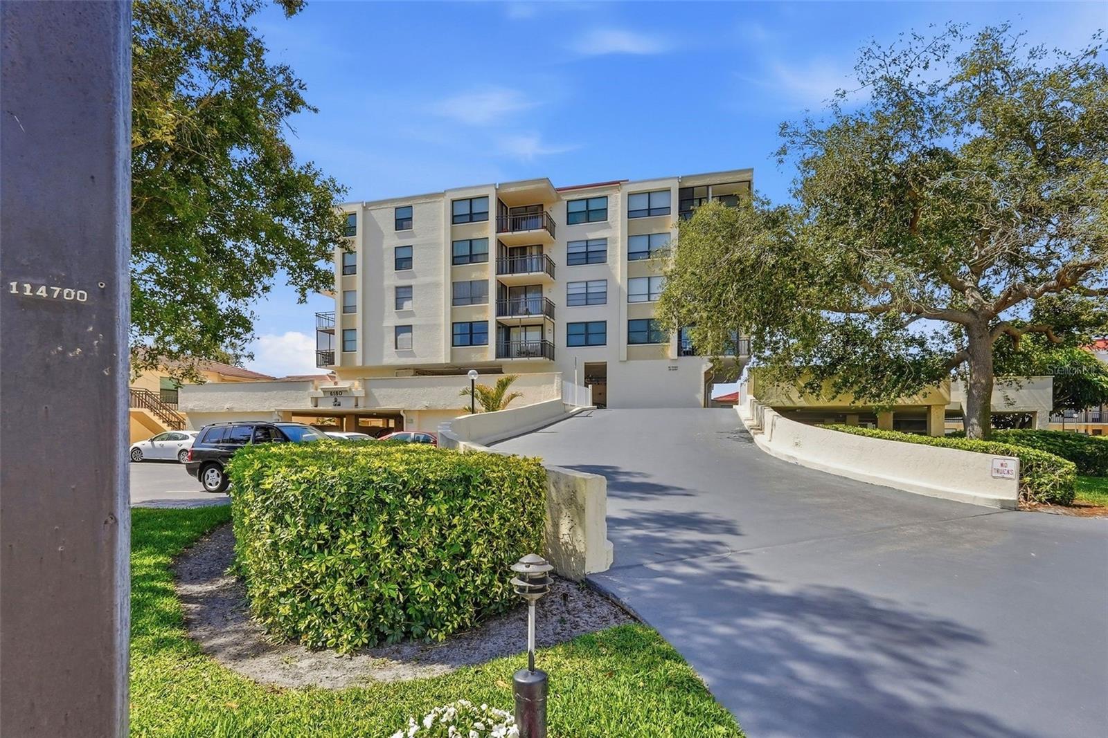 6180 SUN BLVD #307