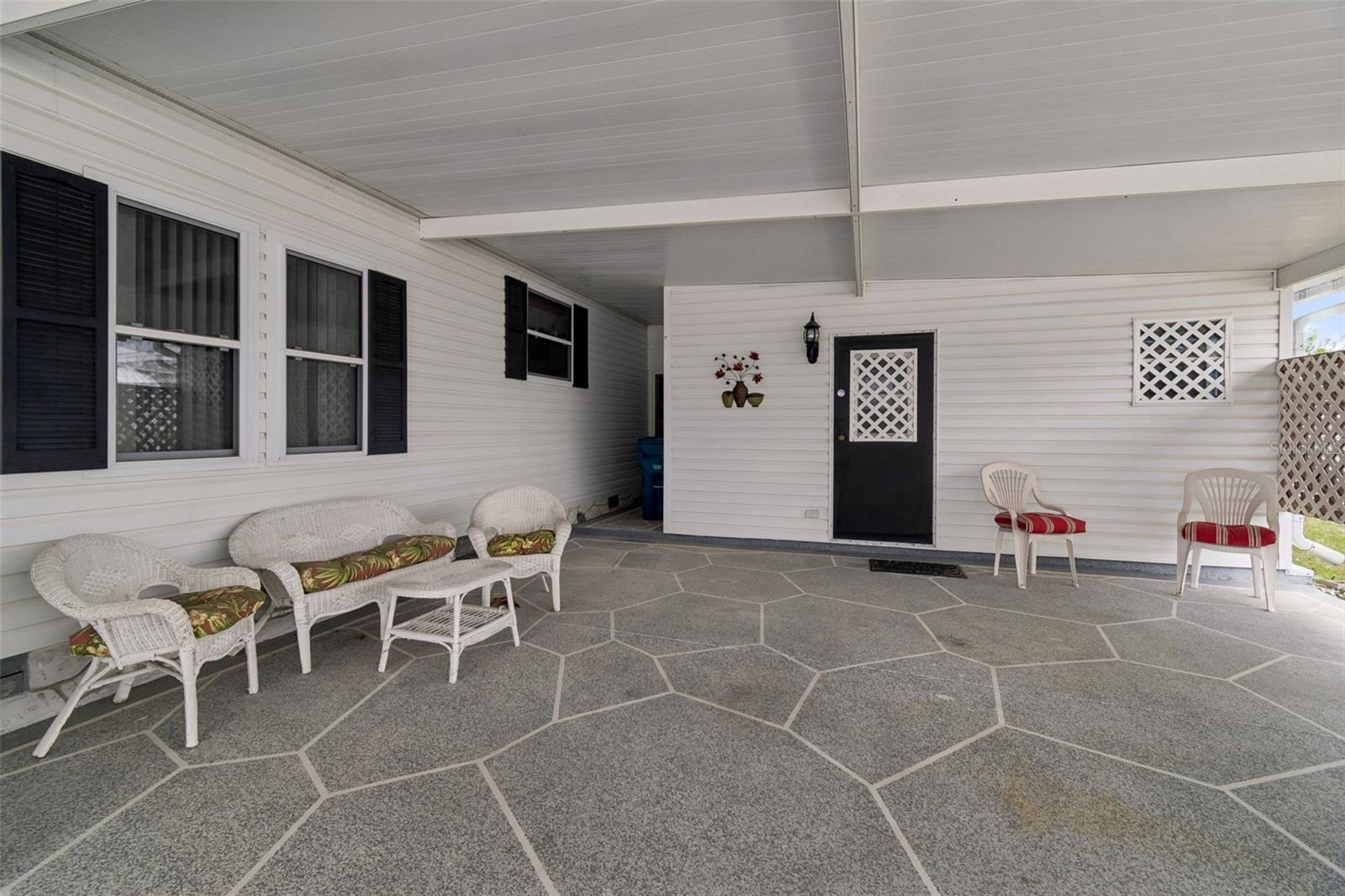 14131 Delsilver Dr Property Photo 5