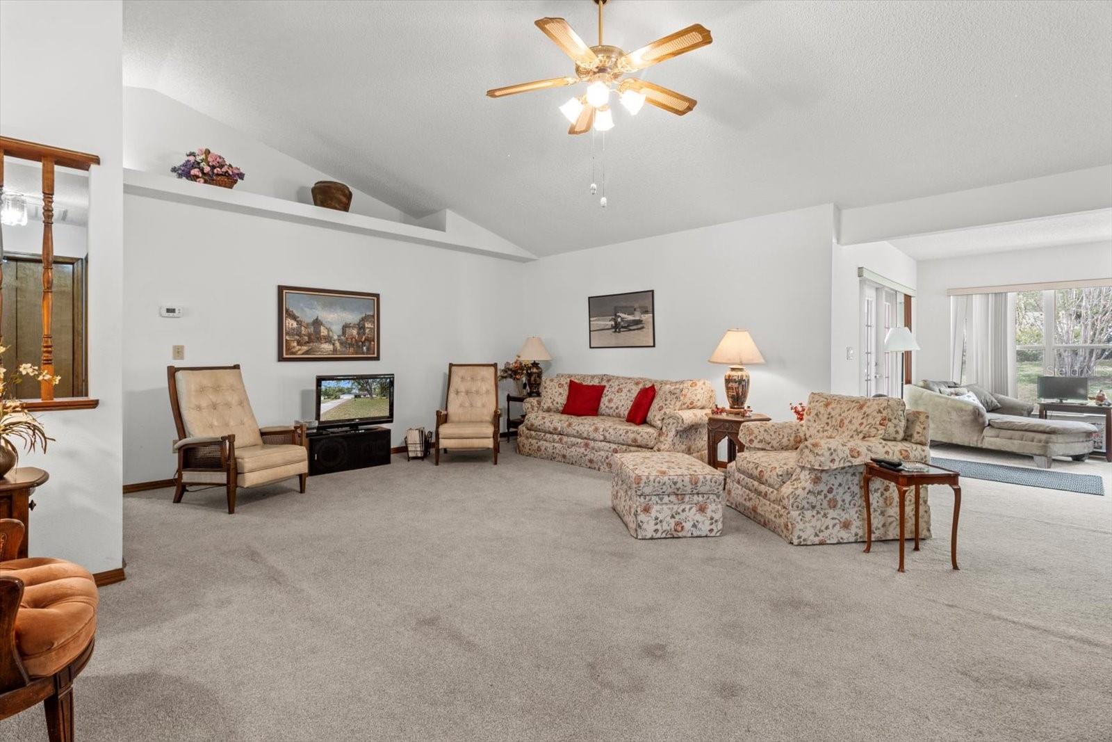 10025 Kimbrough Dr Property Photo 6