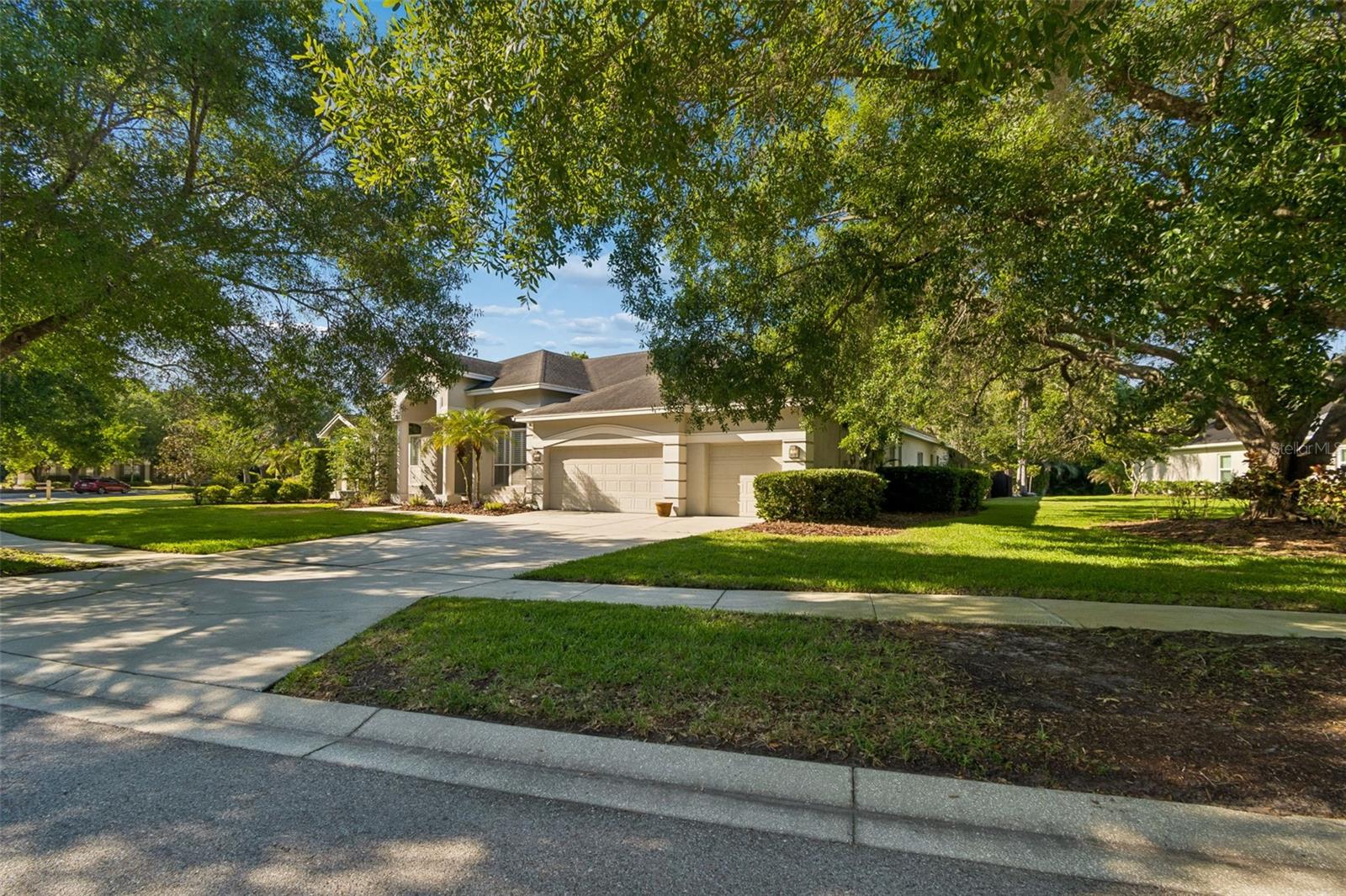 19108 Centre Rose Blvd Property Photo 5