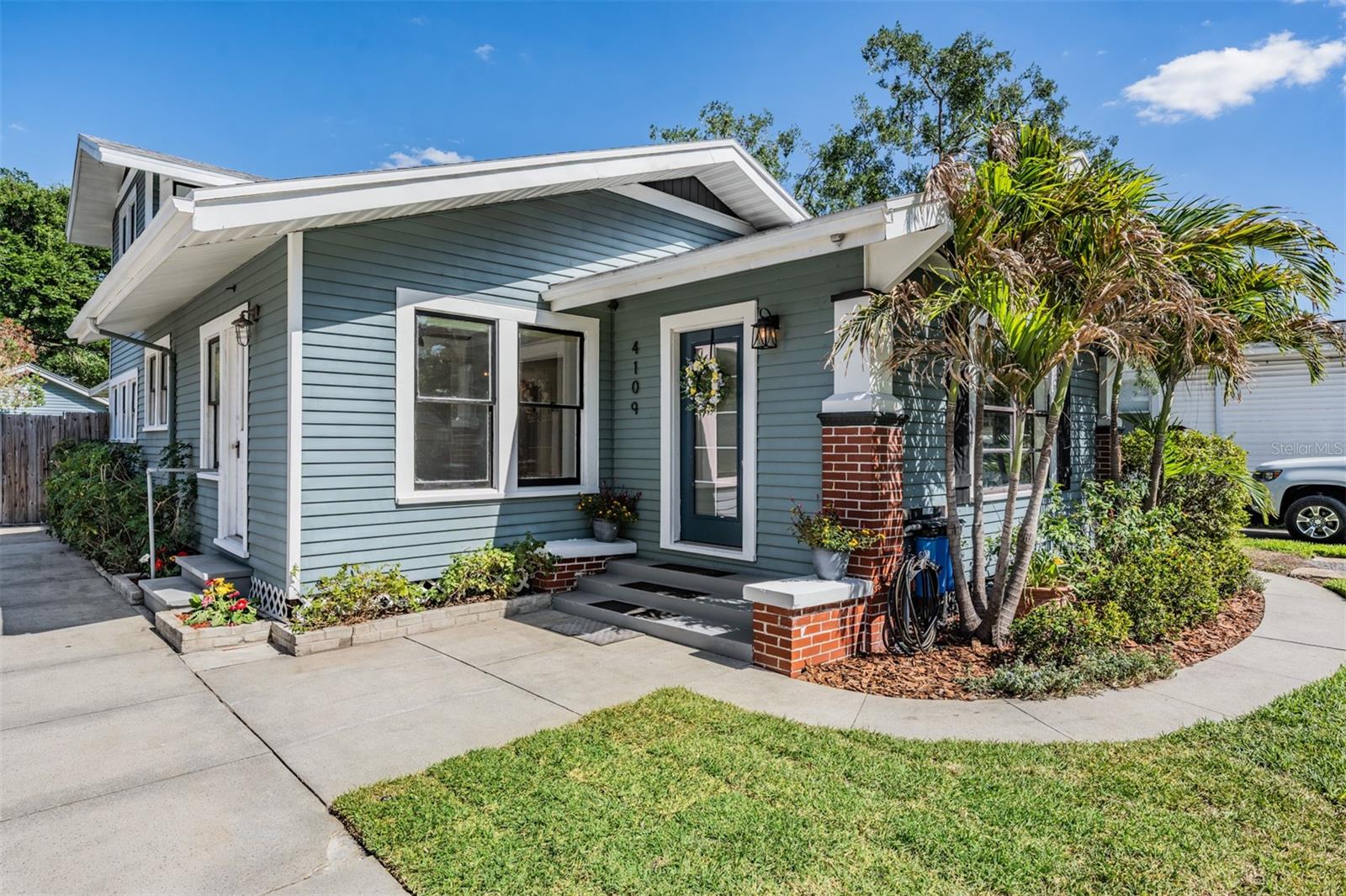 4109 N Seminole Ave Property Photo 1