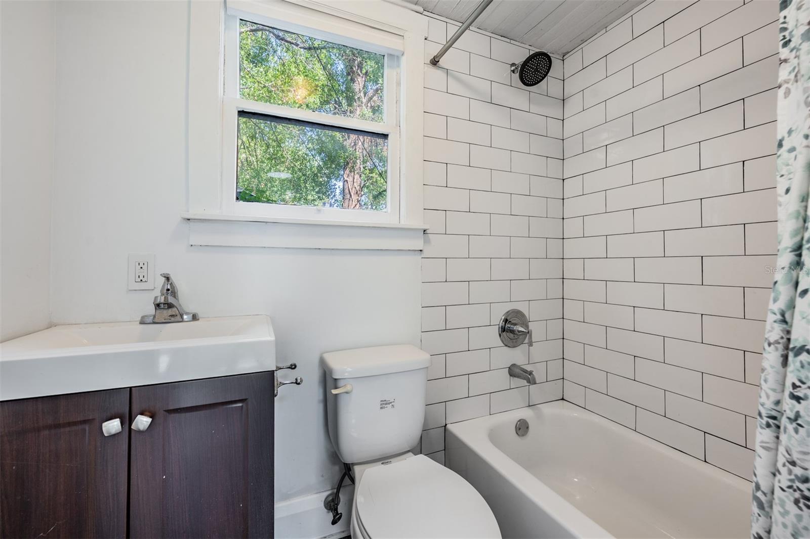 4109 N Seminole Ave Property Photo 40