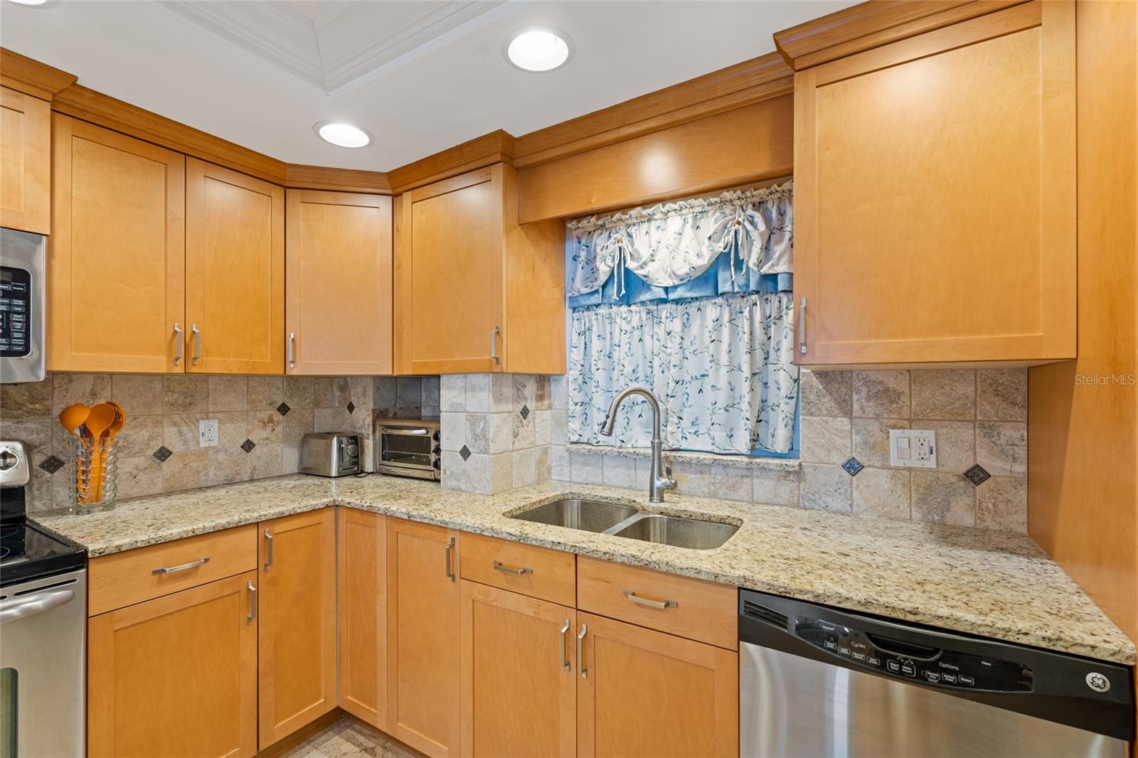 4950 Gulf Blvd #605 Property Photo 18