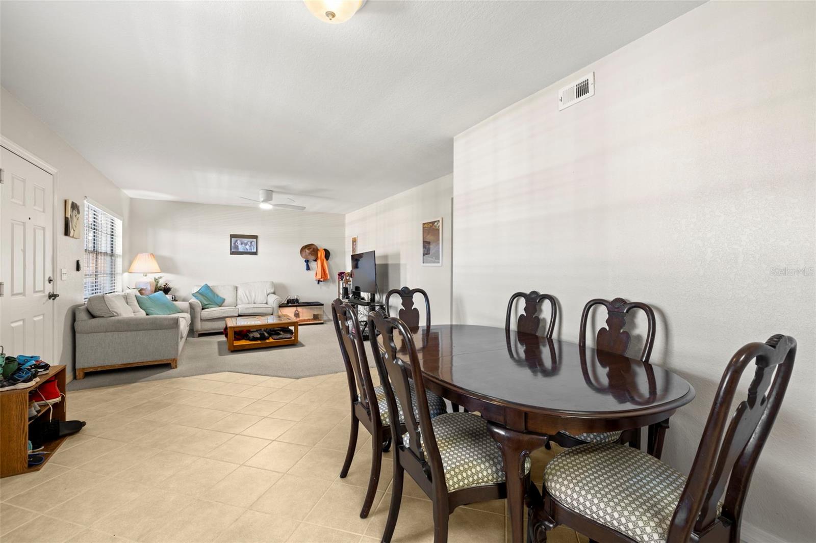 6100 Gulfport Blvd S #414 Property Photo 5