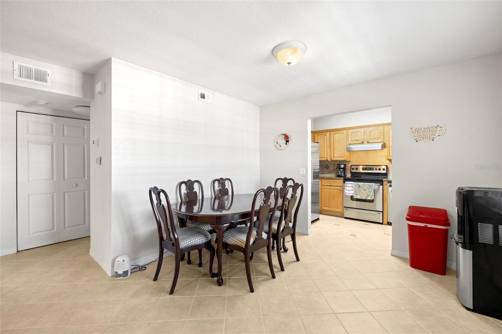 6100 Gulfport Blvd S #414 Property Photo 7