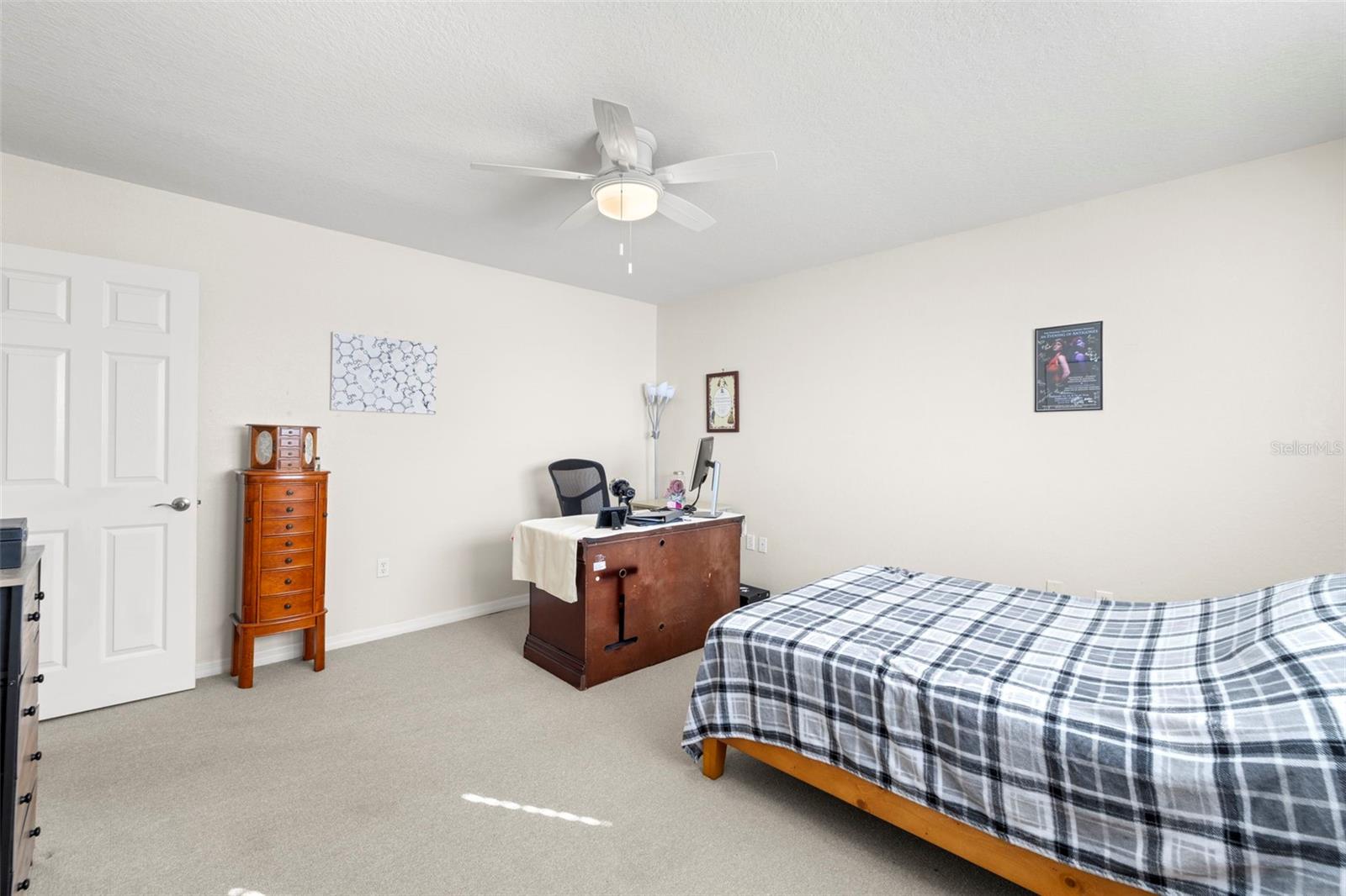 6100 Gulfport Blvd S #414 Property Photo 14