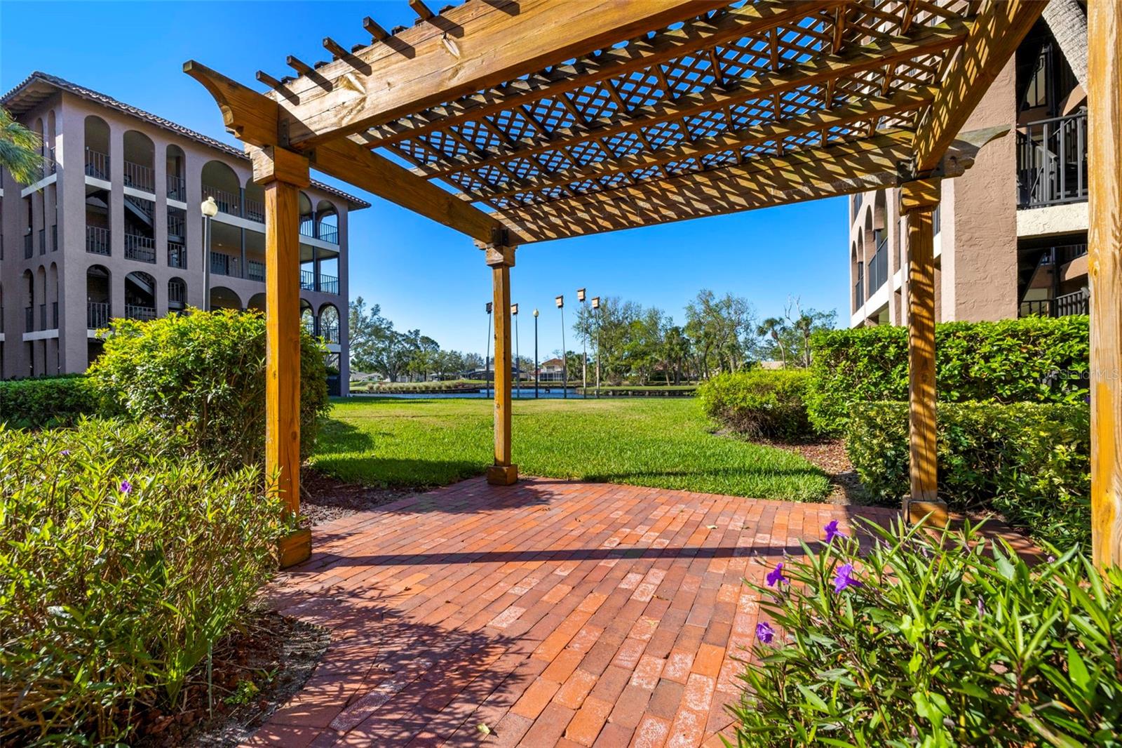 6100 Gulfport Blvd S #414 Property Photo 28