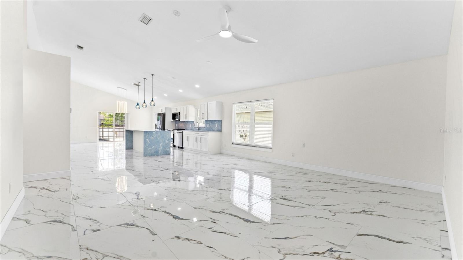 11708 Carrollwood Cove Dr Property Photo 5