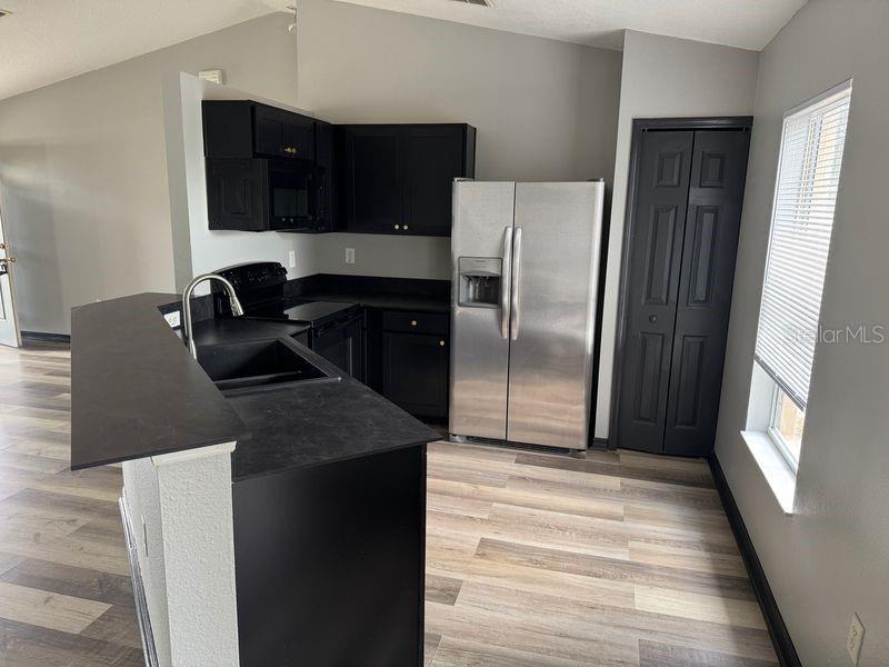 6289 Mariner Blvd Property Photo 2