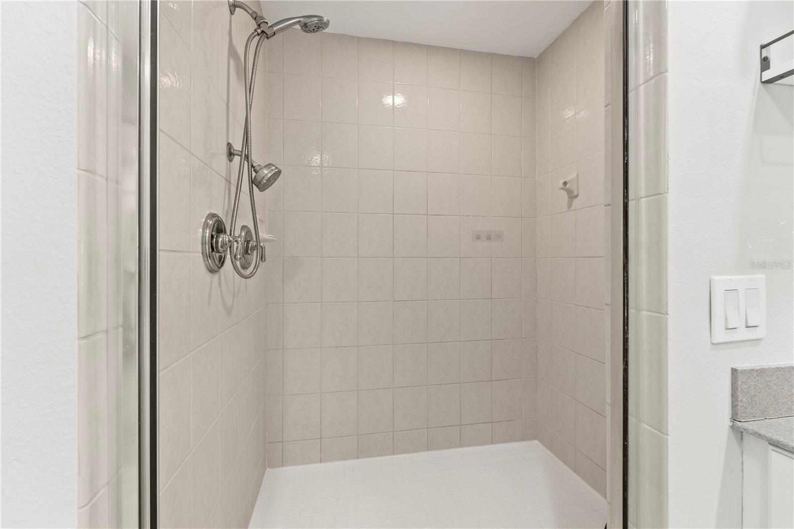 425 150th Ave #2303 Property Photo 36
