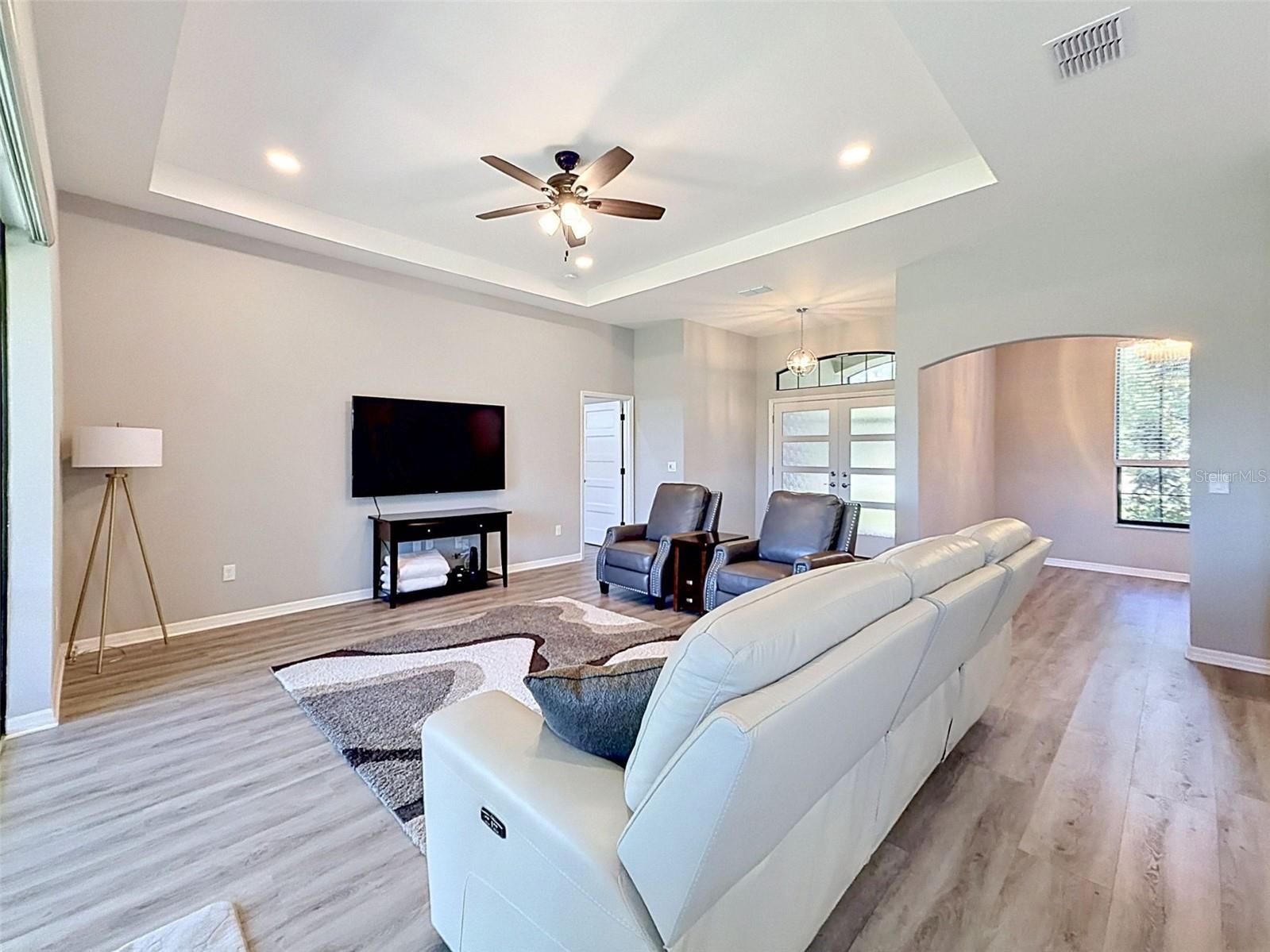 1381 N Spend A Buck Dr Property Photo 10