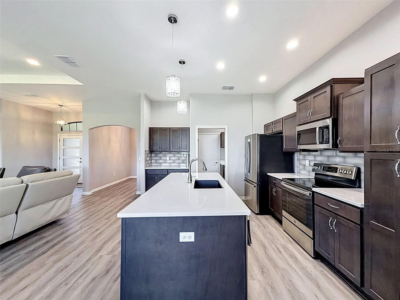 1381 N Spend A Buck Dr Property Photo 18