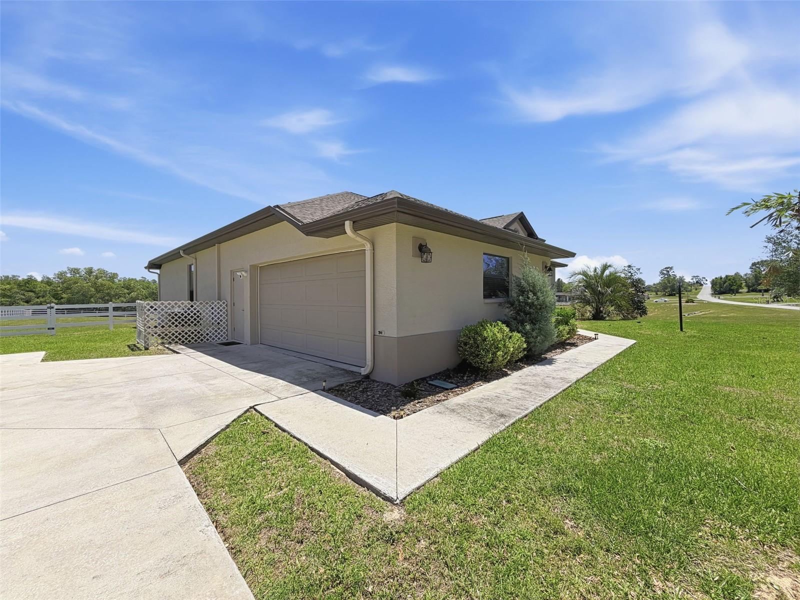1381 N Spend A Buck Dr Property Photo 88