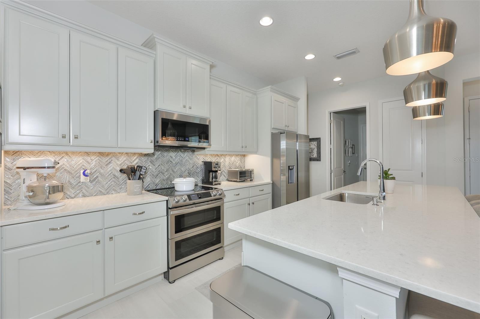 12421 Glenridge Ln Property Photo 8