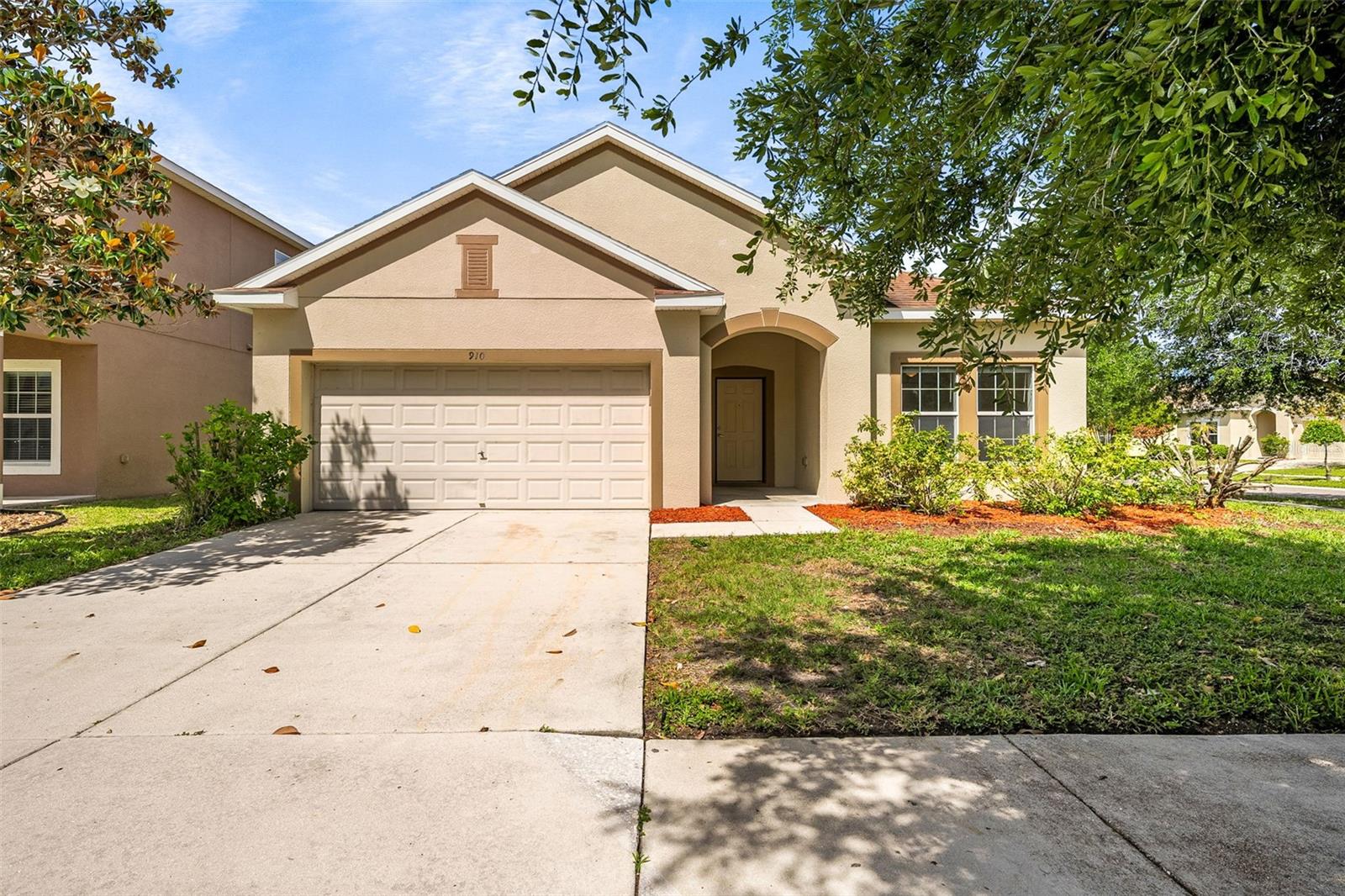 910 Fern Leaf Dr Property Photo 1