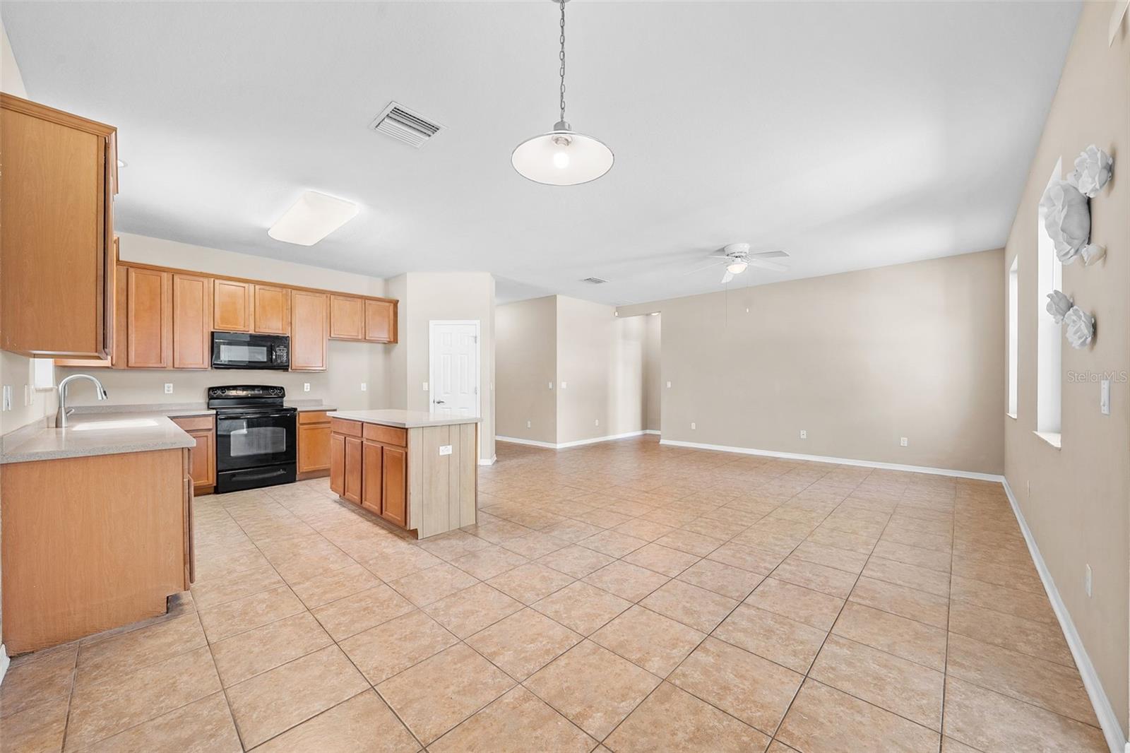 910 Fern Leaf Dr Property Photo 11