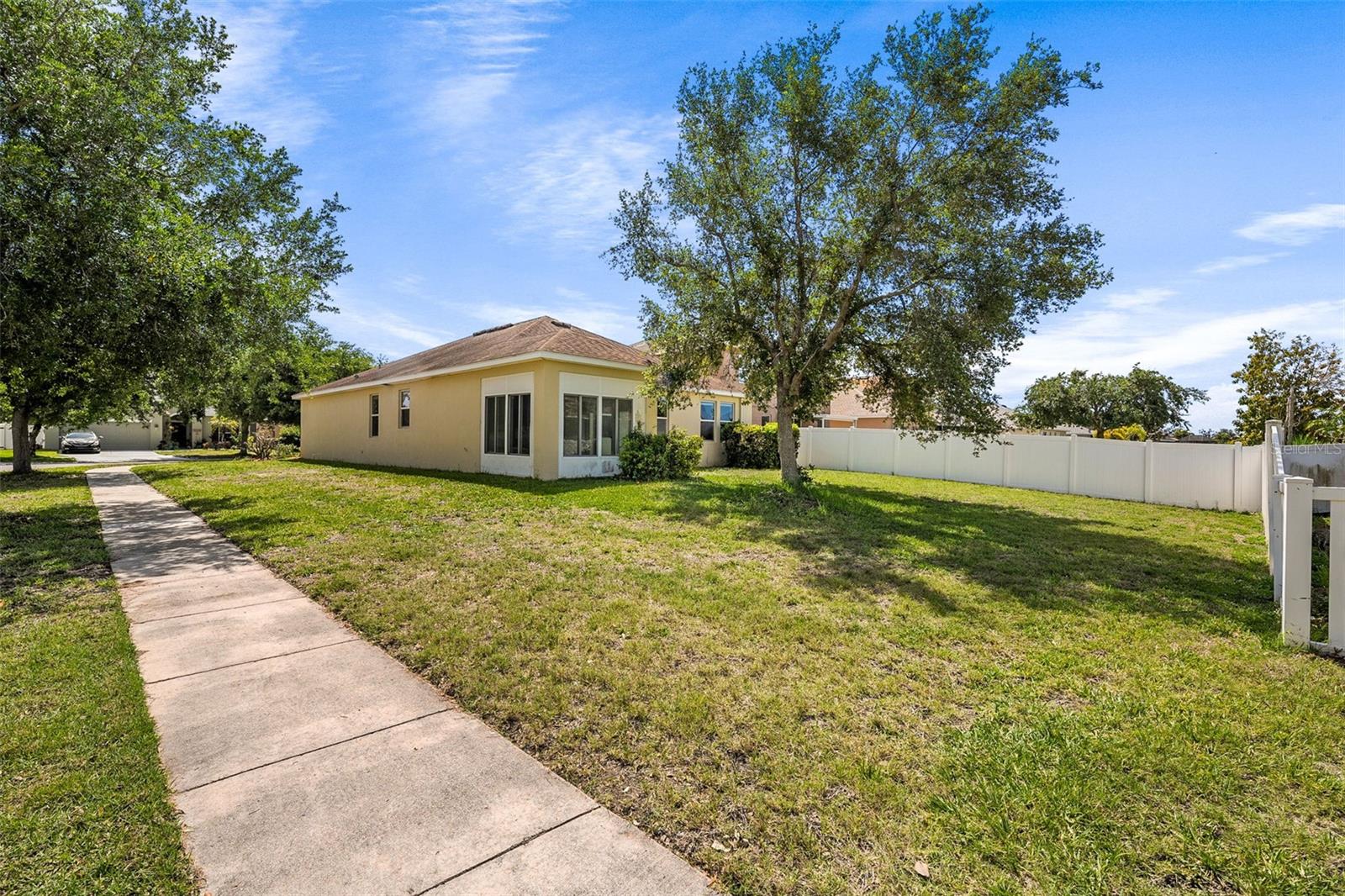 910 Fern Leaf Dr Property Photo 32