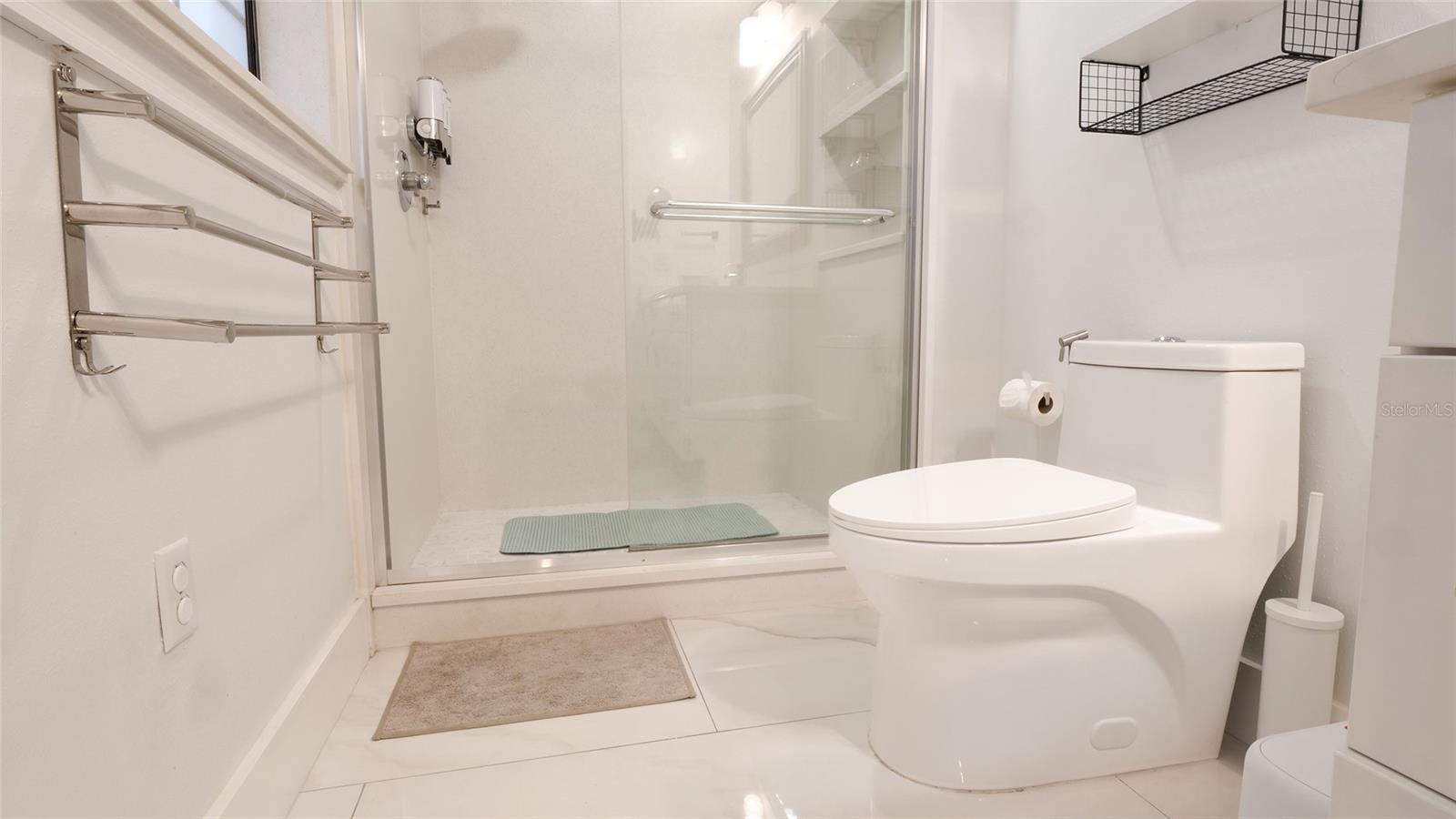 1307 Normandy Cir Property Photo 27