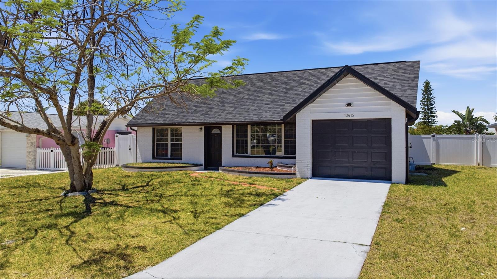 13615 Garris Dr Property Photo 3