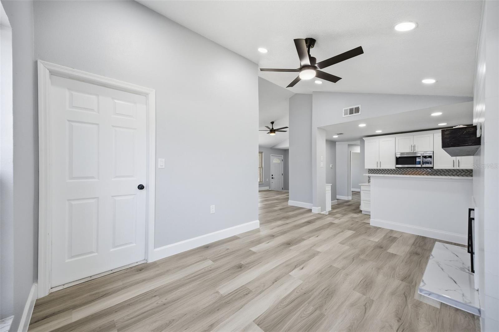 13615 Garris Dr Property Photo 10