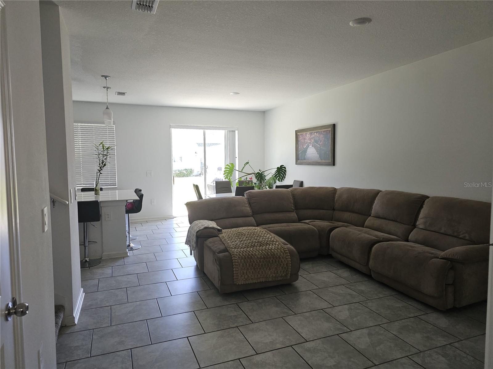 3166 Laurent Loop Property Photo 4