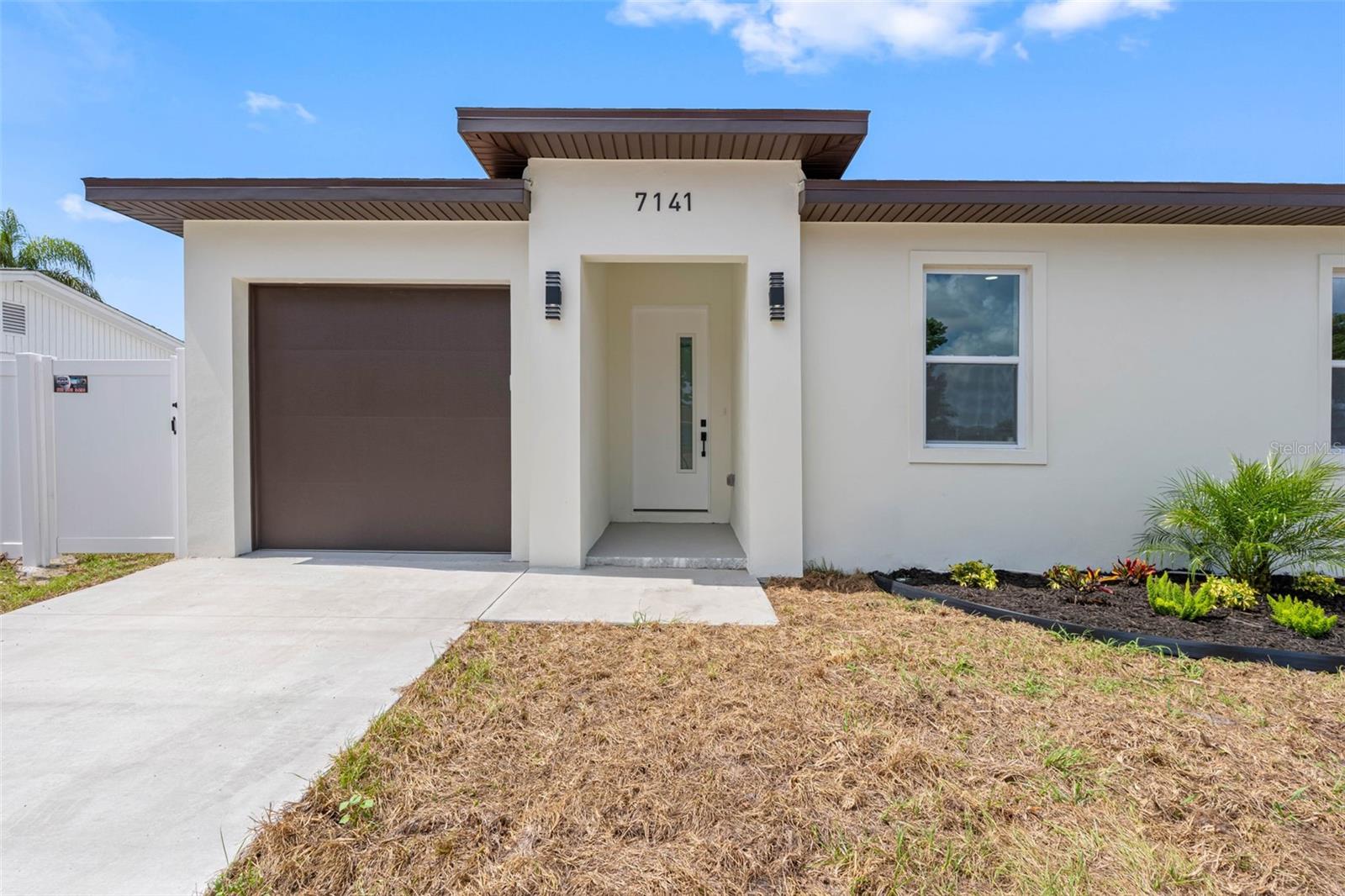 7141 Ivanhoe Dr Property Photo 1