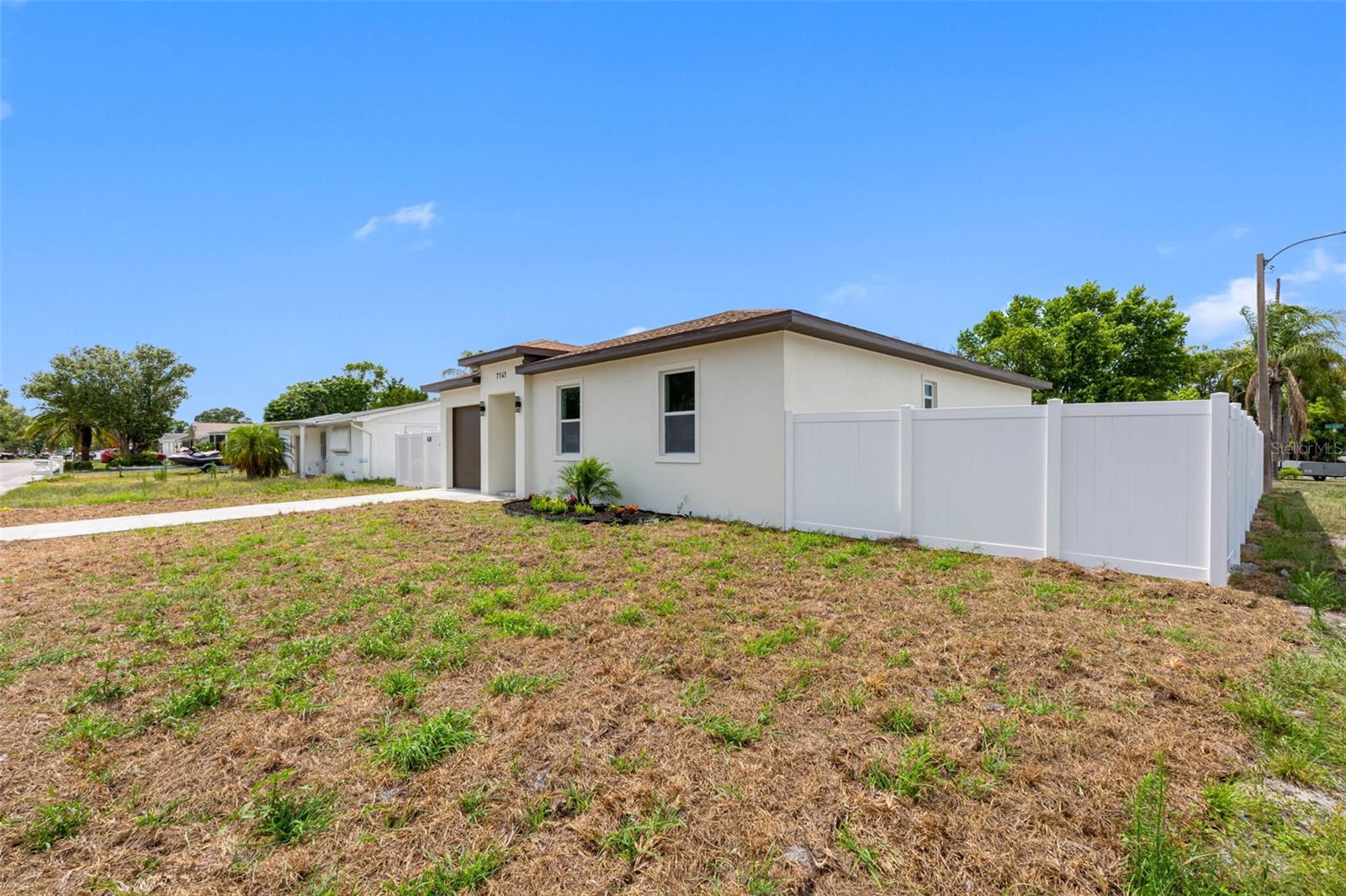 7141 Ivanhoe Dr Property Photo 7