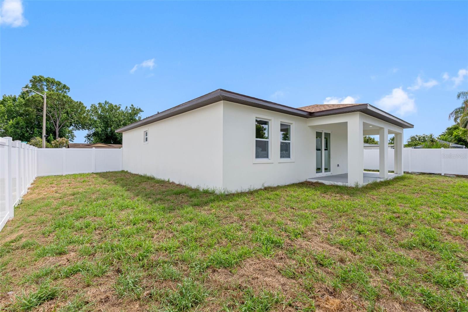 7141 Ivanhoe Dr Property Photo 8