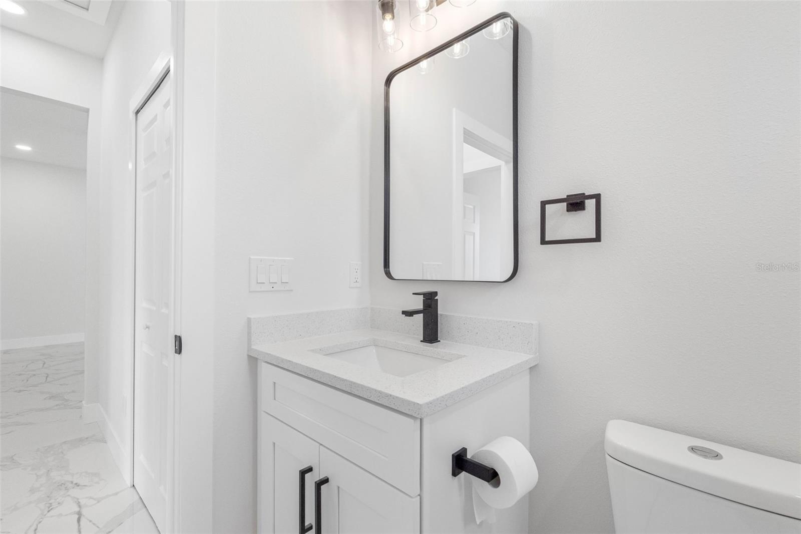 7141 Ivanhoe Dr Property Photo 28
