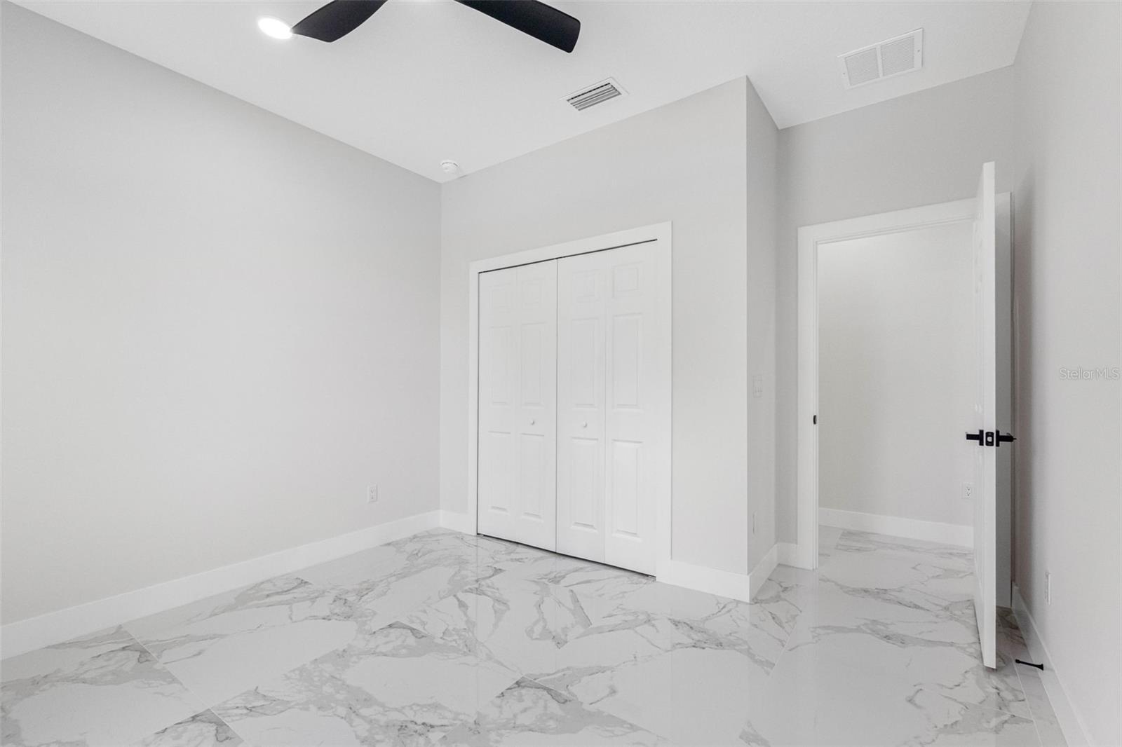 7141 Ivanhoe Dr Property Photo 30