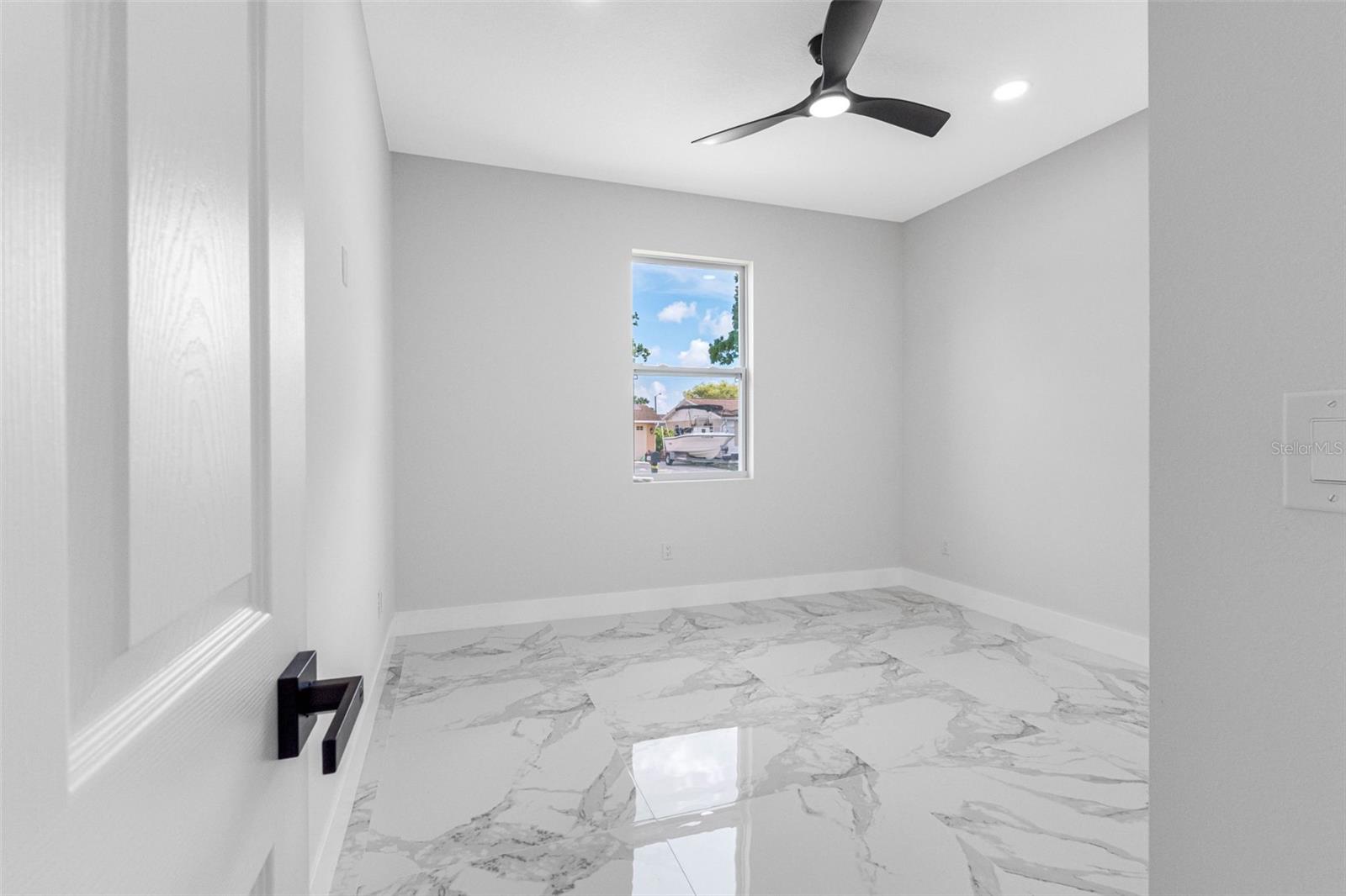 7141 Ivanhoe Dr Property Photo 32