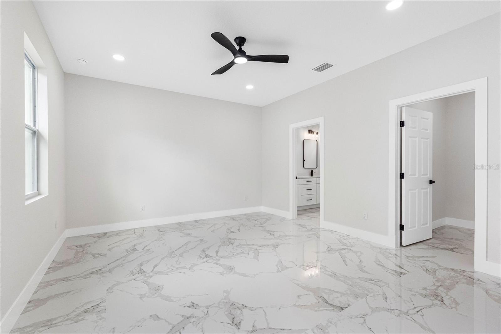 7141 Ivanhoe Dr Property Photo 38