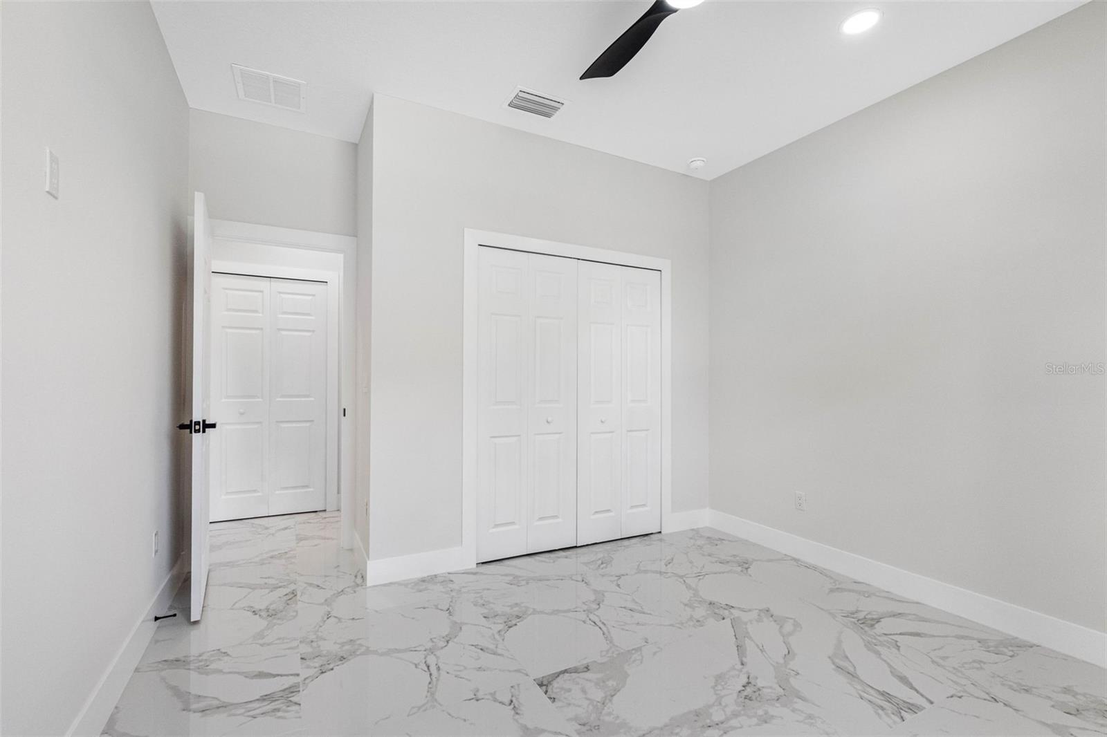 7141 Ivanhoe Dr Property Photo 40