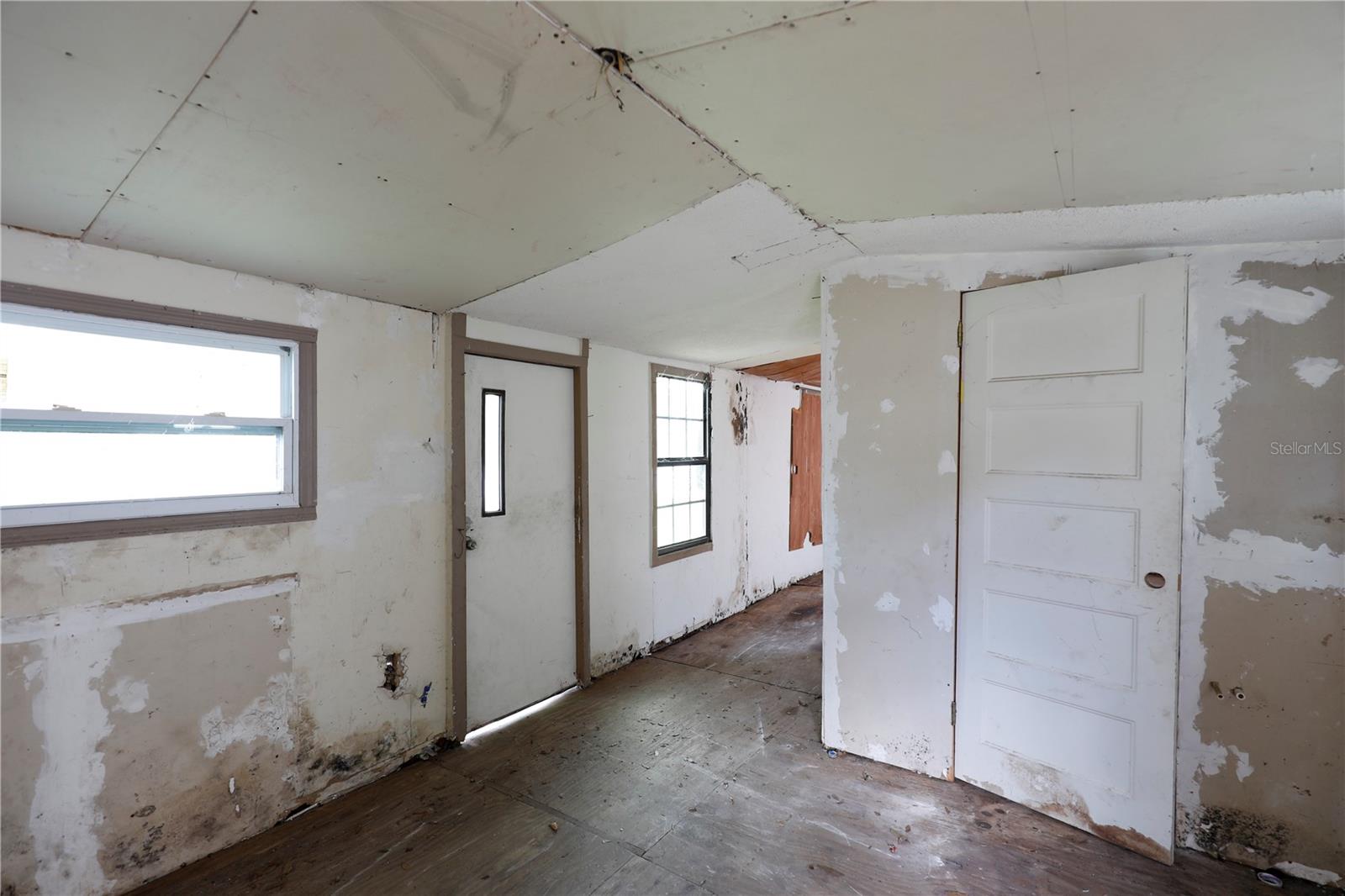 2747 Eaton Ave Property Photo 24
