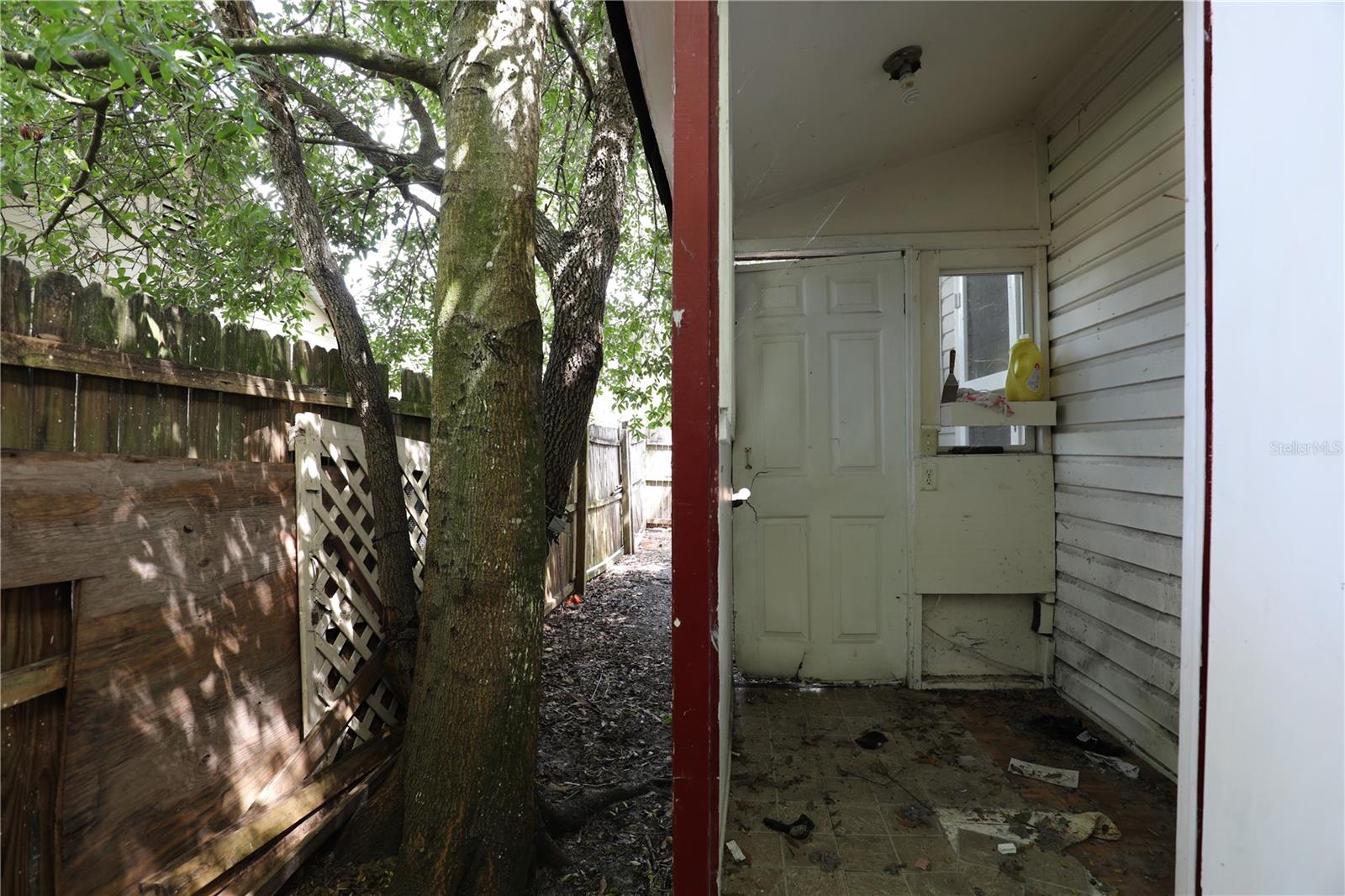 2747 Eaton Ave Property Photo 28