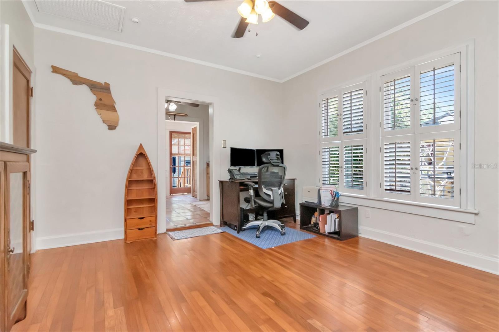 220 W Fern St Property Photo 12