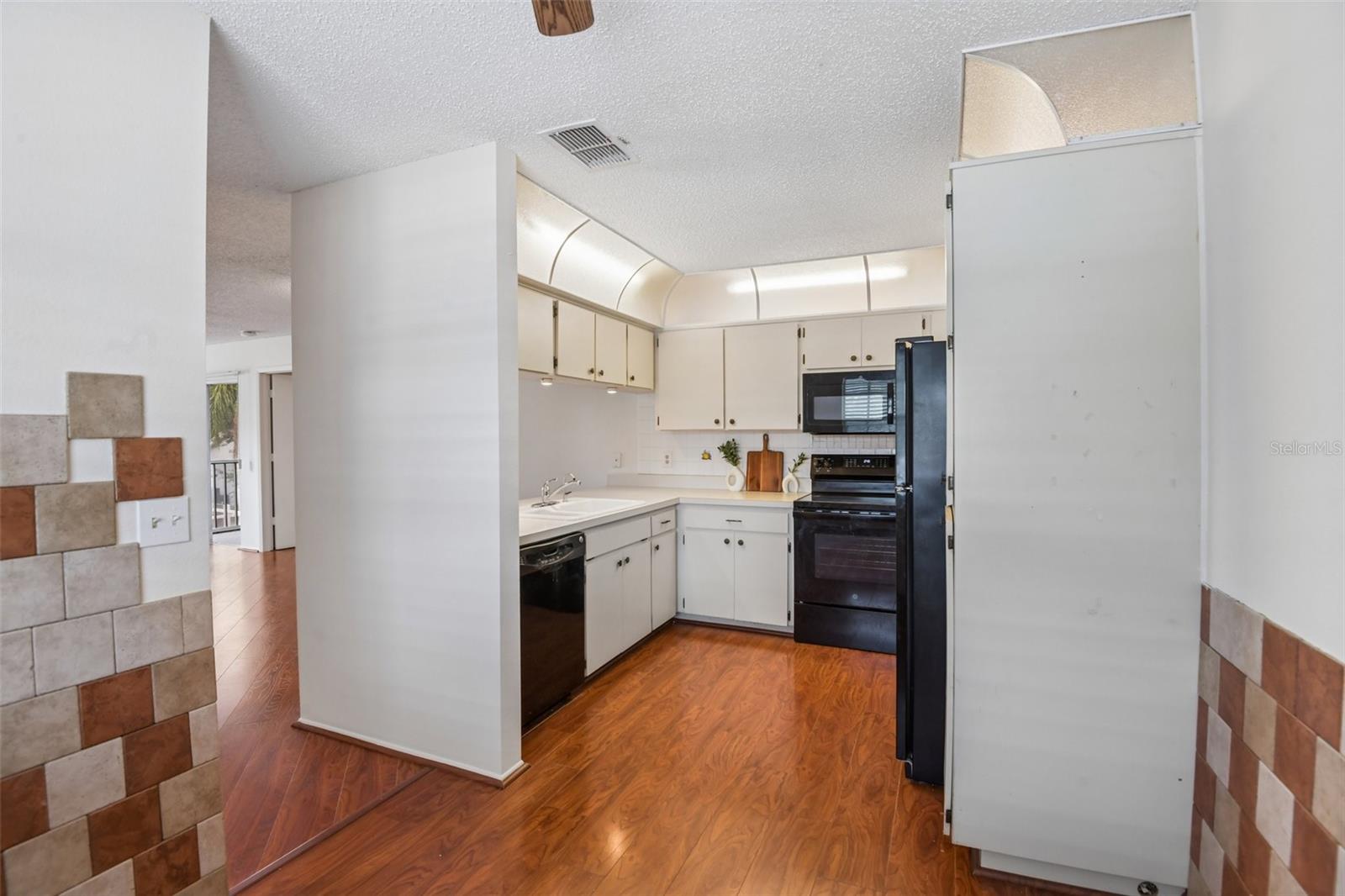 7713 Hillside Ct #204 Property Photo 7