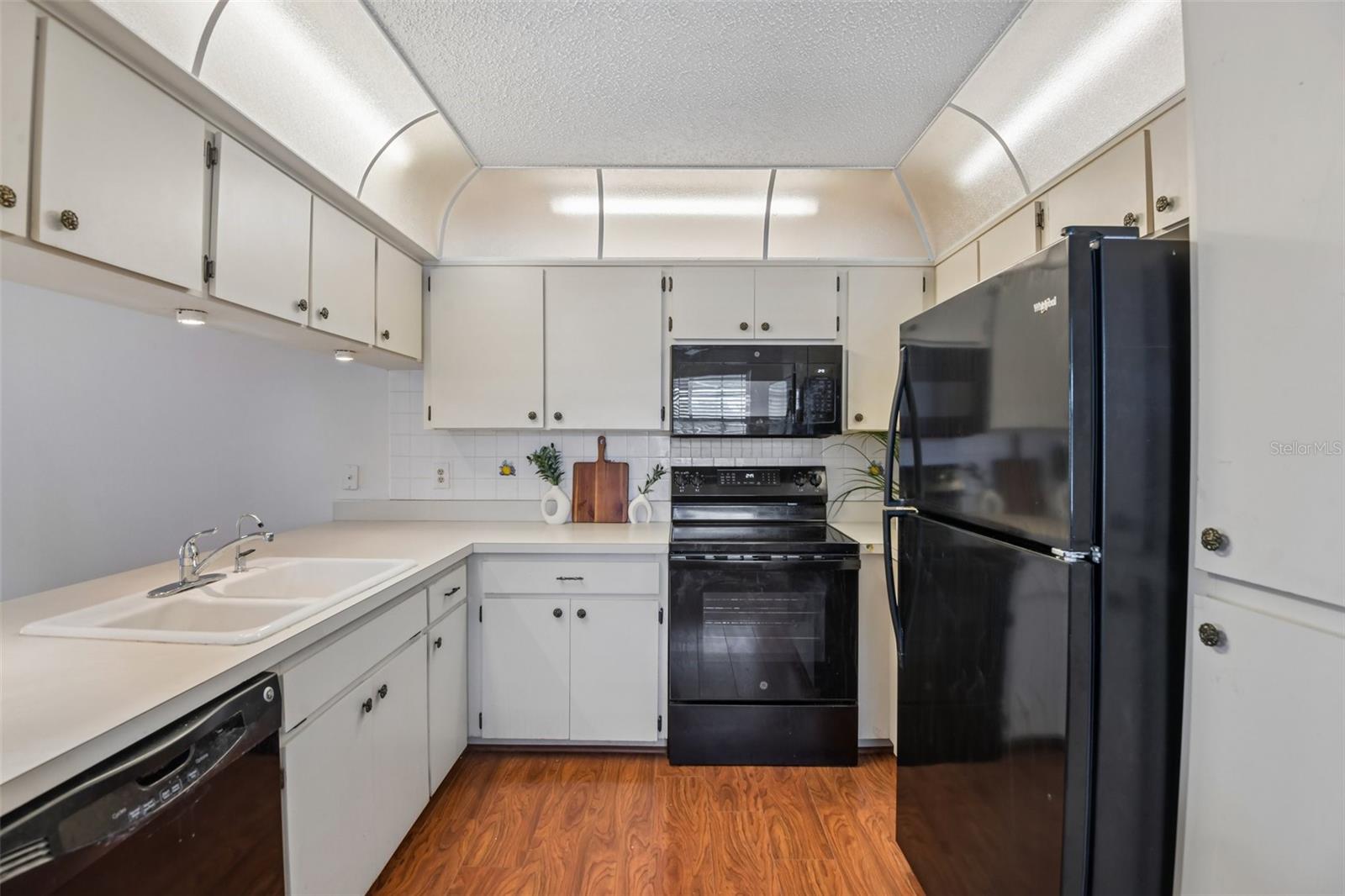 7713 Hillside Ct #204 Property Photo 10