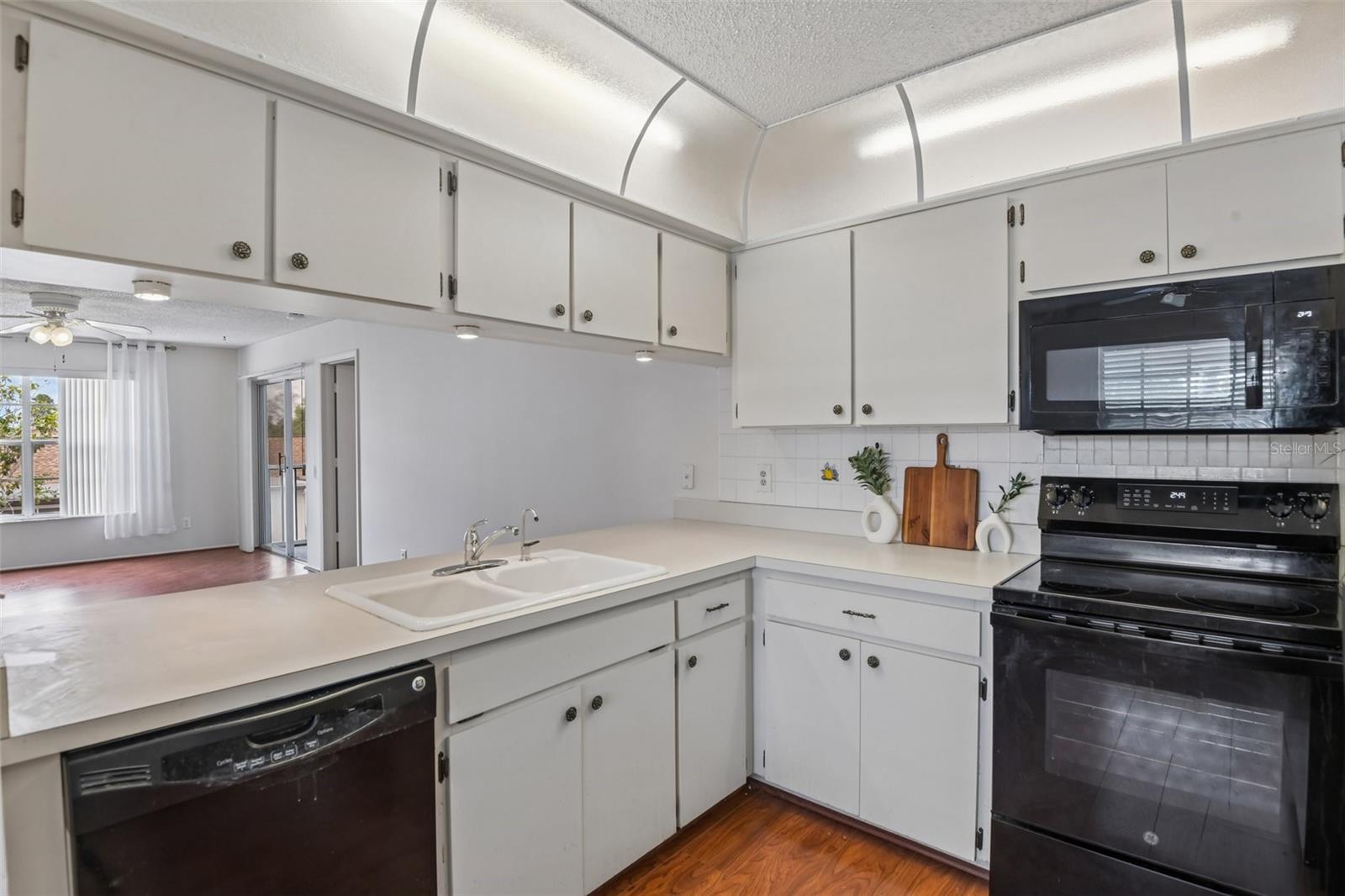7713 Hillside Ct #204 Property Photo 12