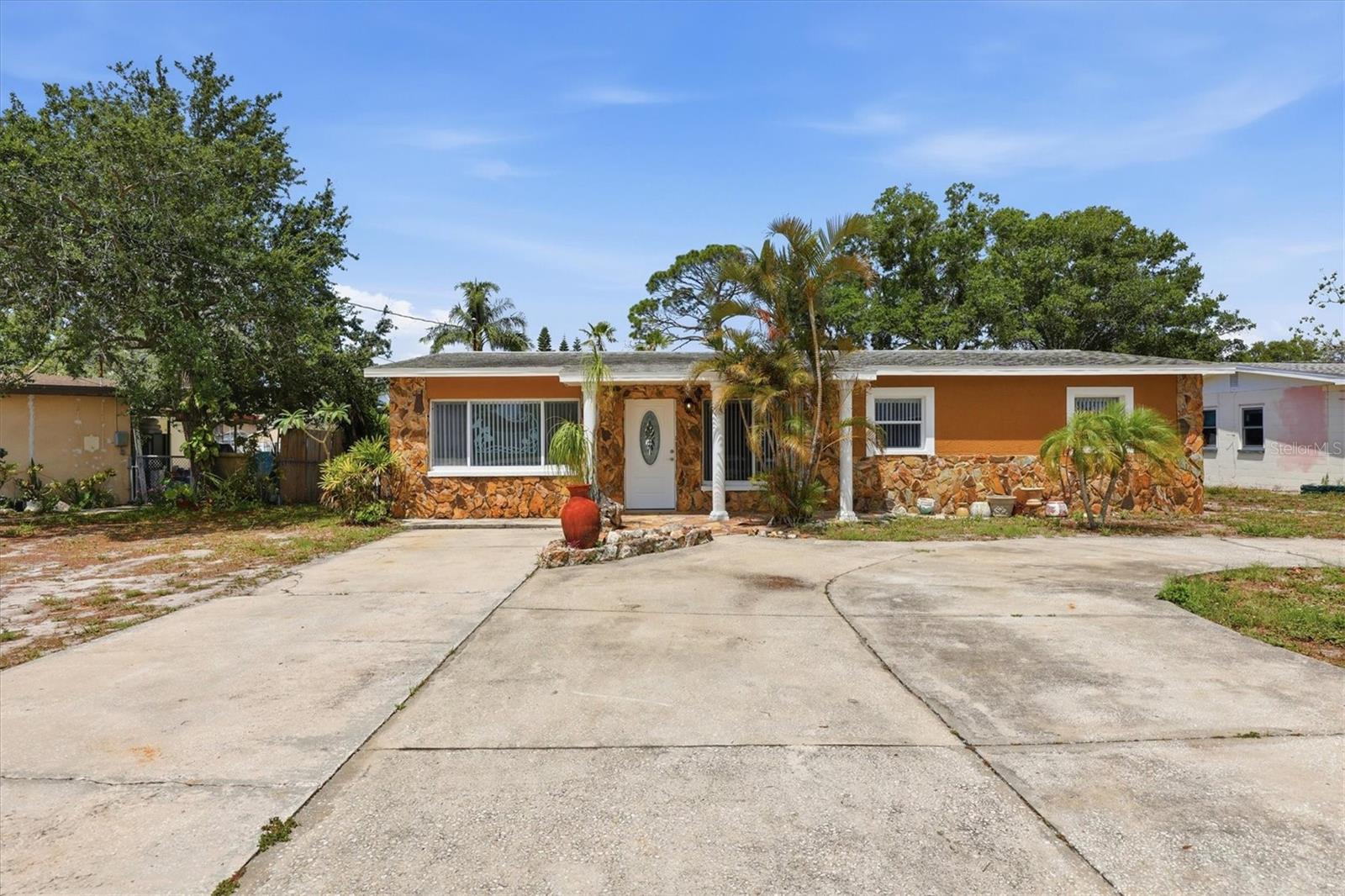 721 Bayshore Dr Property Photo 1