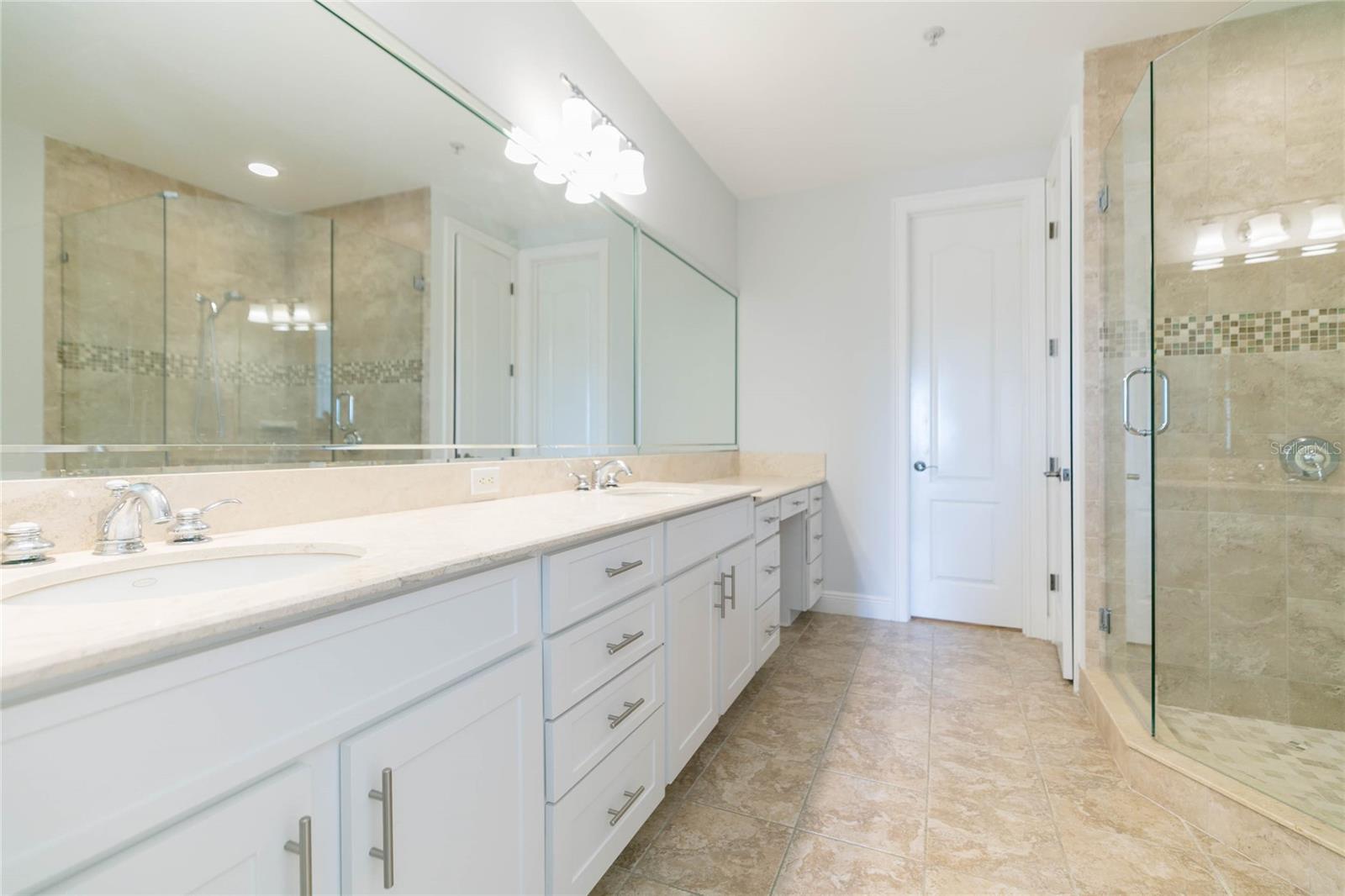 114 E Davis Blvd #13 Property Photo 19