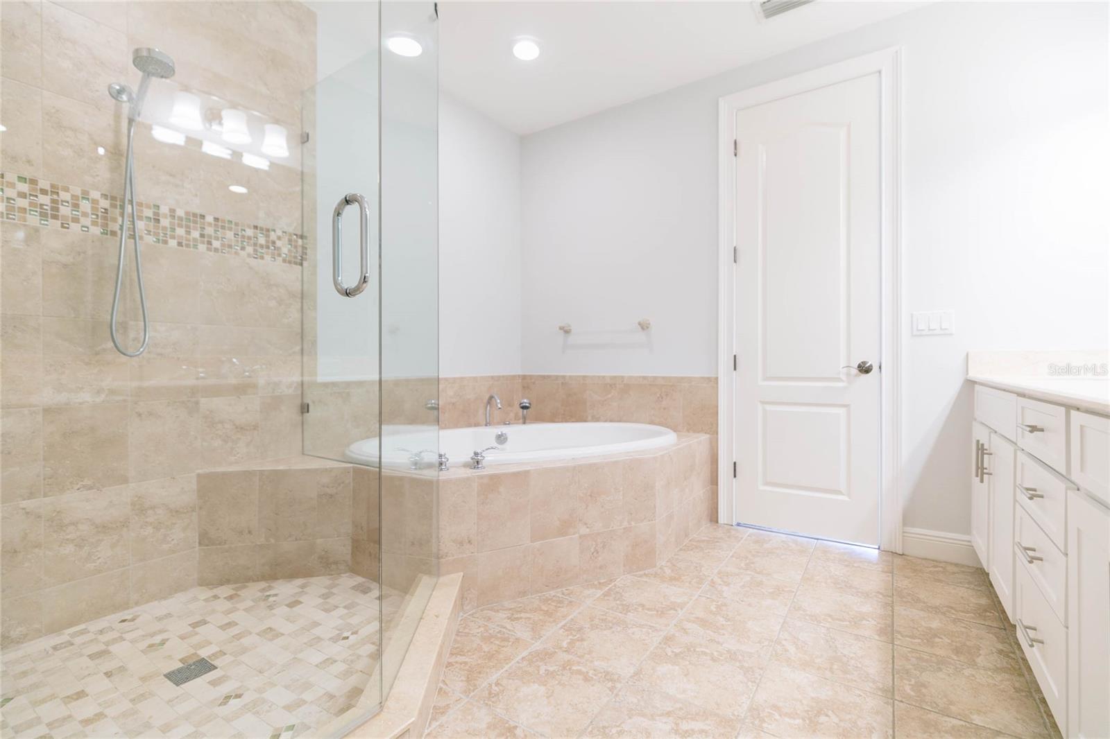 114 E Davis Blvd #13 Property Photo 20