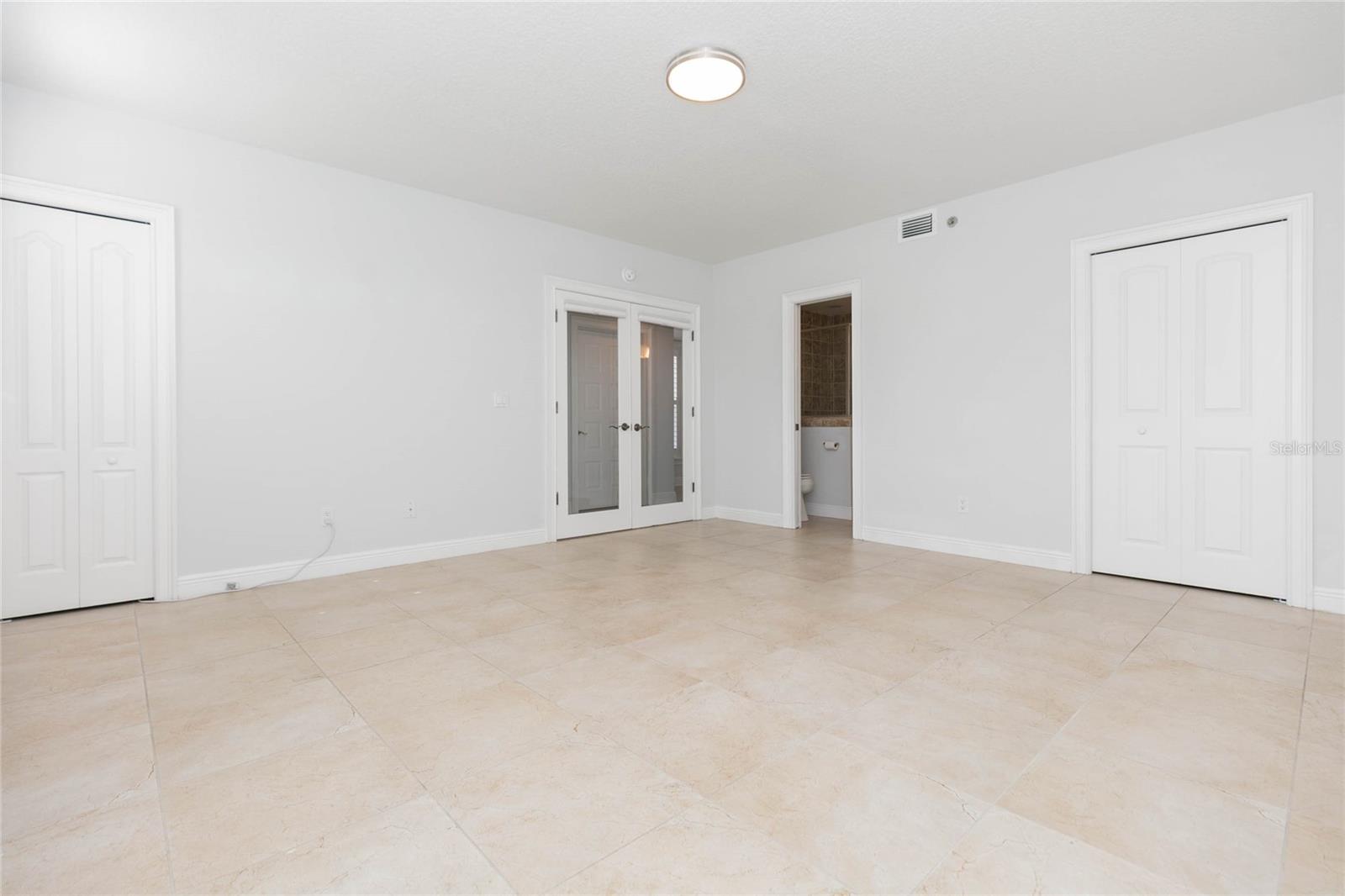 114 E Davis Blvd #13 Property Photo 22