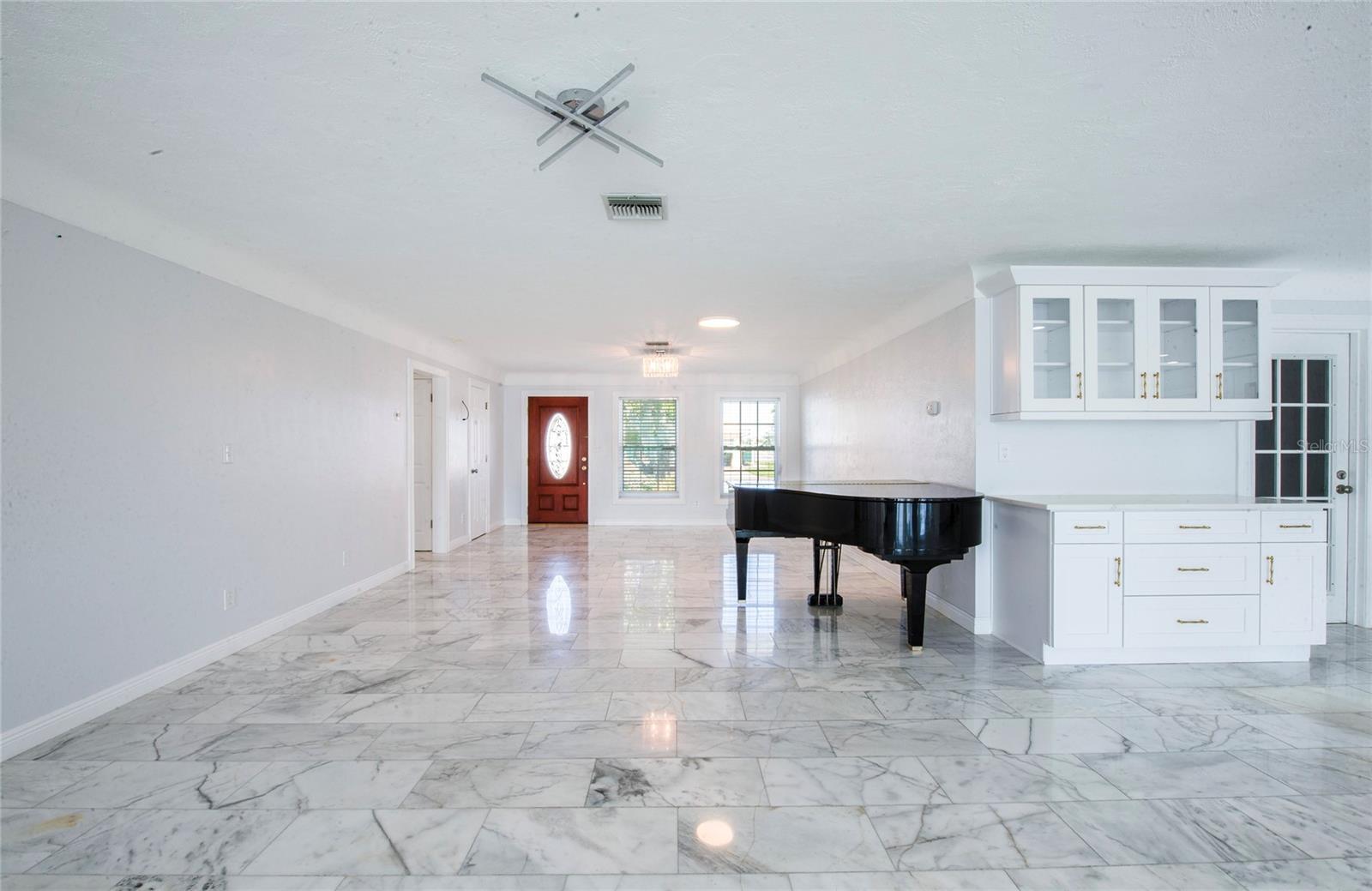 551 Crystal Dr Property Photo 29