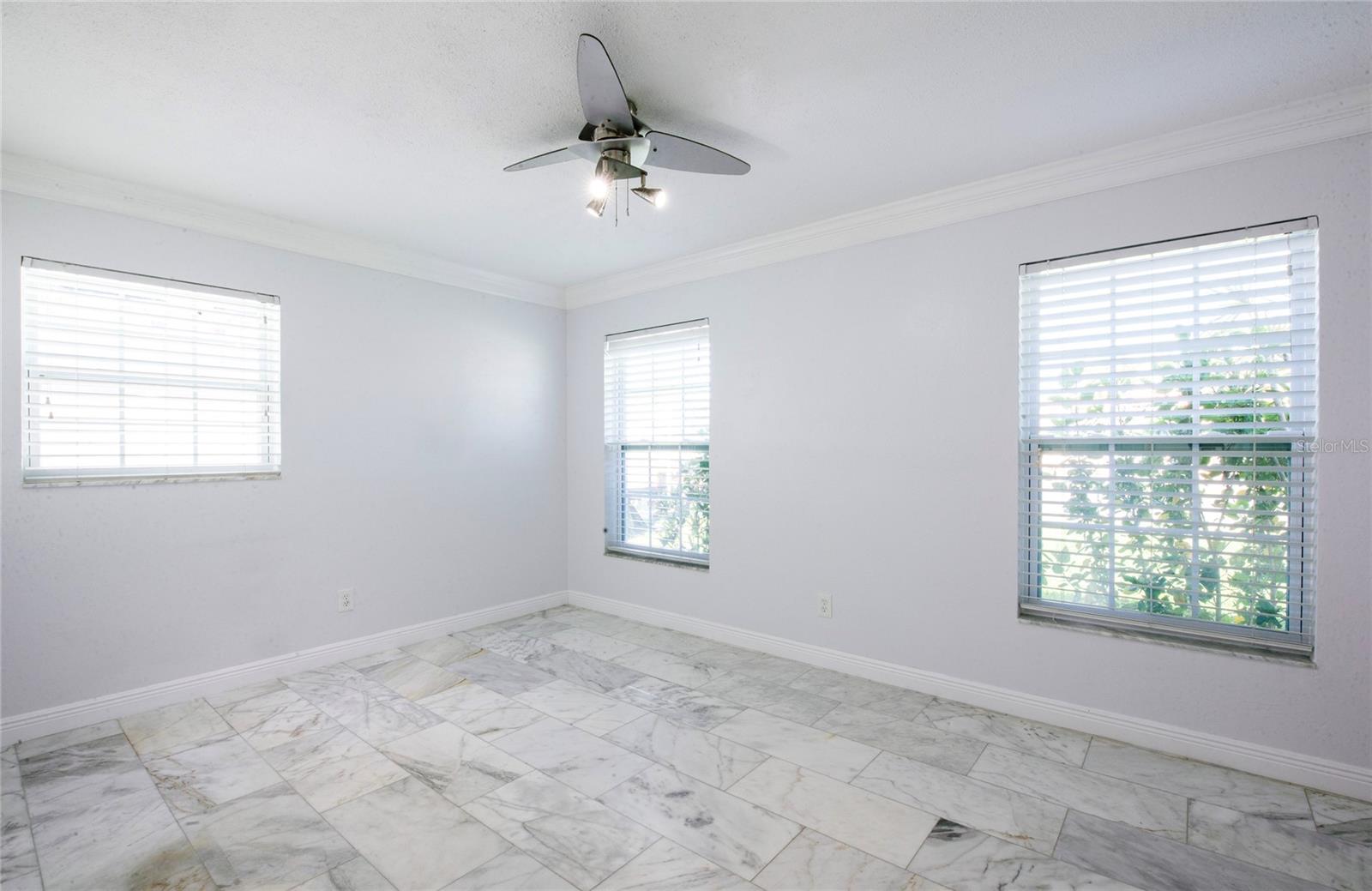 551 Crystal Dr Property Photo 33